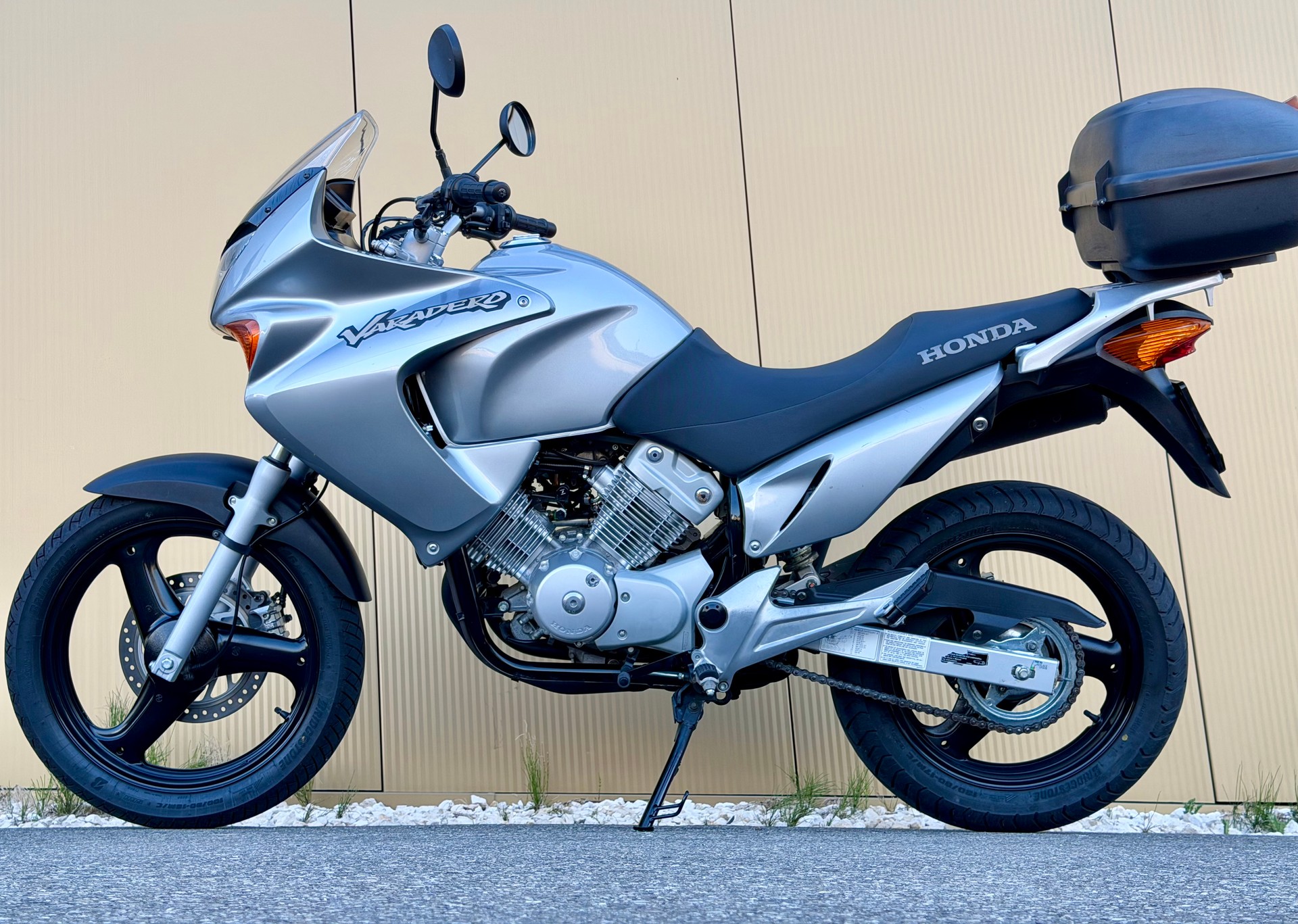 HONDA XL 125 V Varadero-image-9