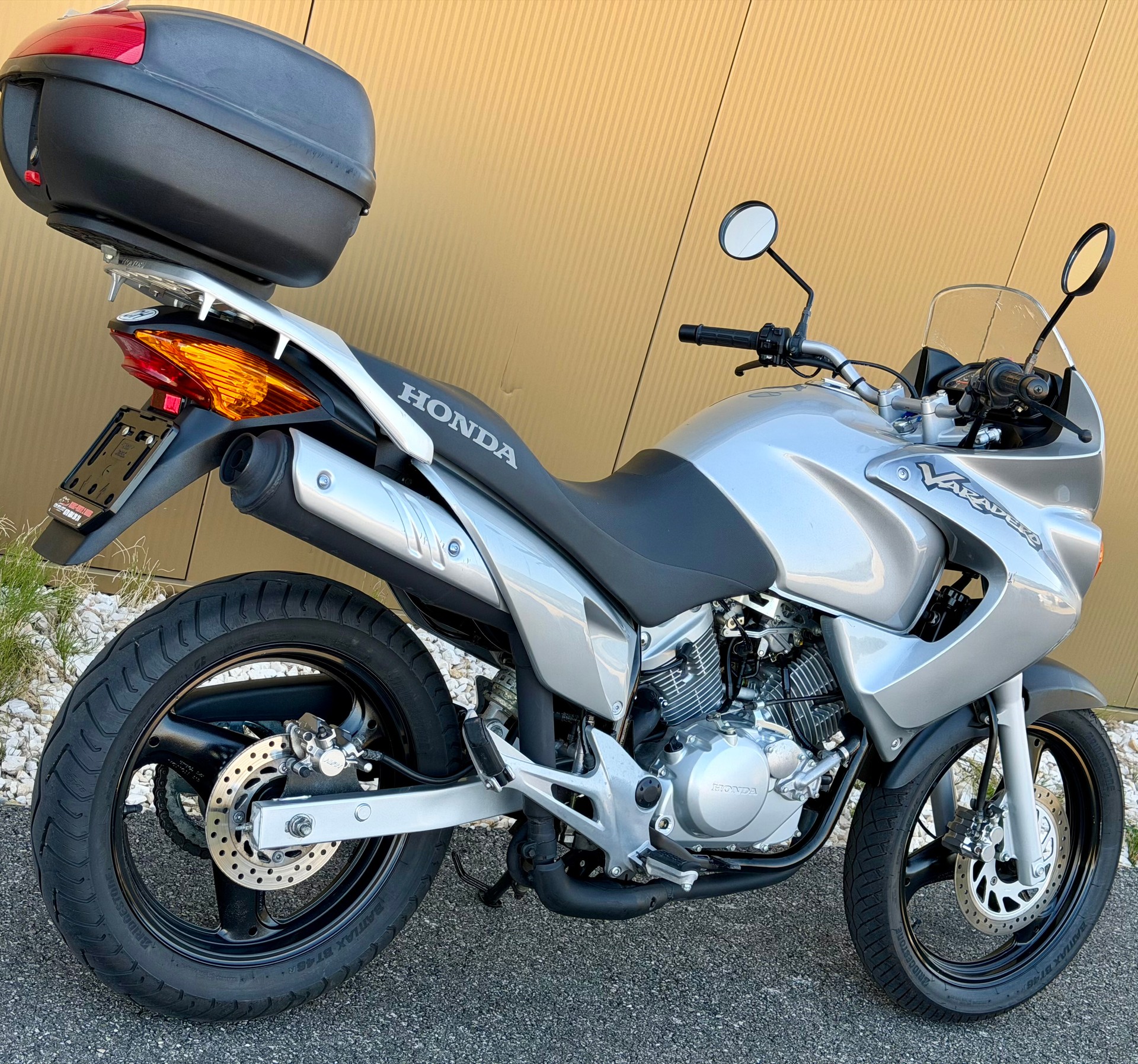 HONDA XL 125 V Varadero-image-3