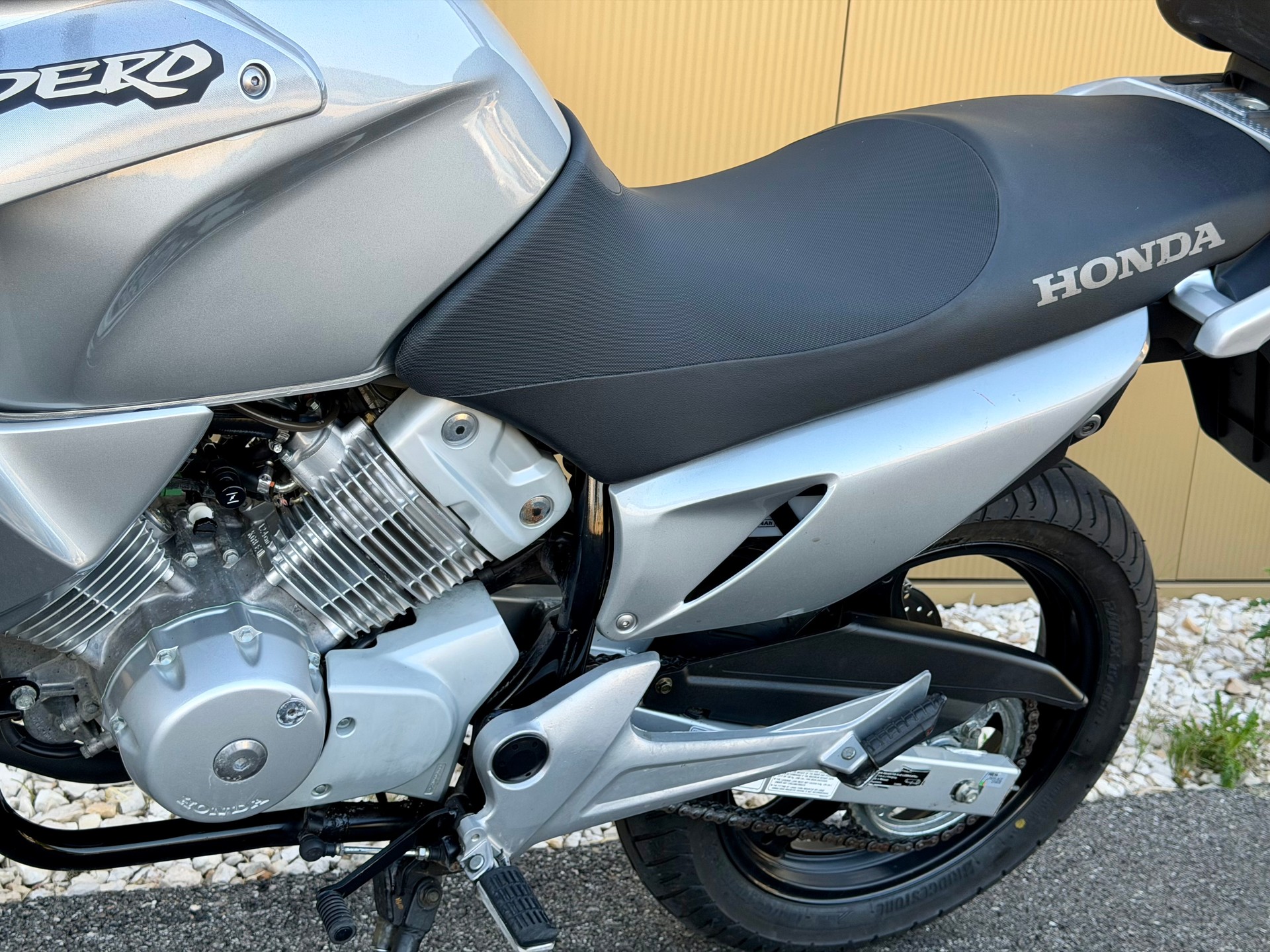 HONDA XL 125 V Varadero-image-13