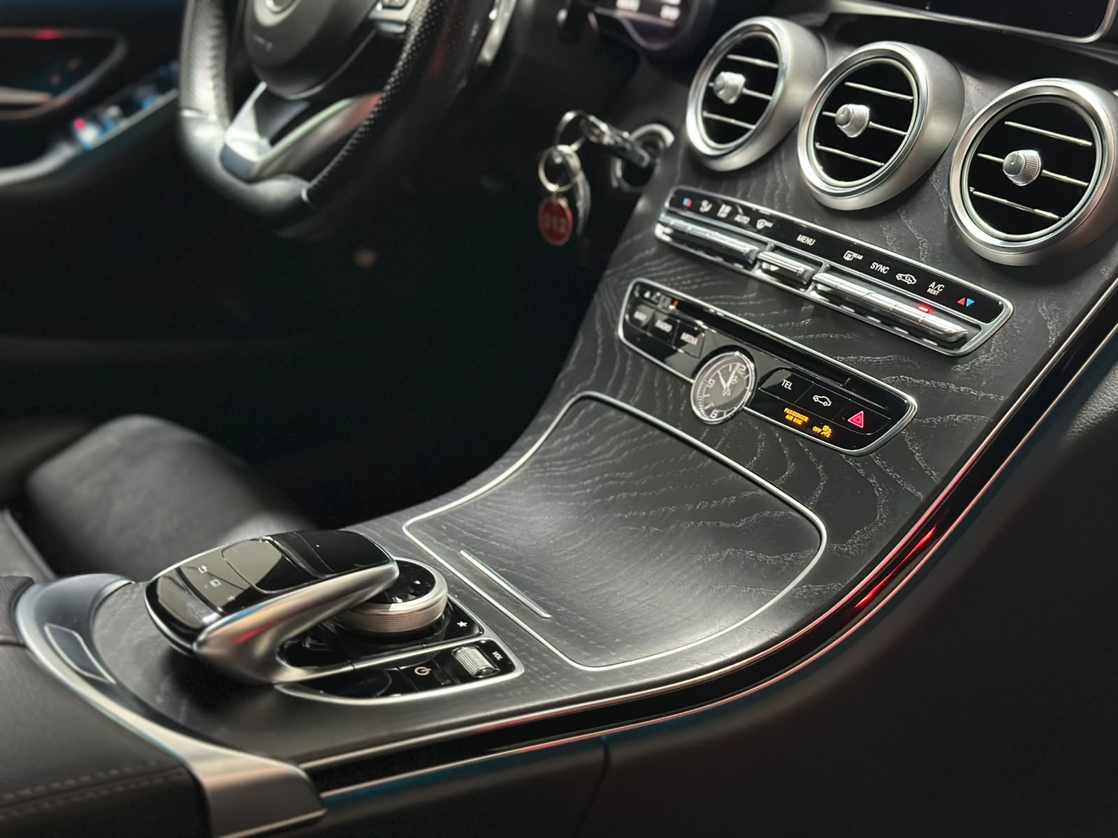 MERCEDES-BENZ C 400 AMG Line 4Matic 7G-Tronic-image-13
