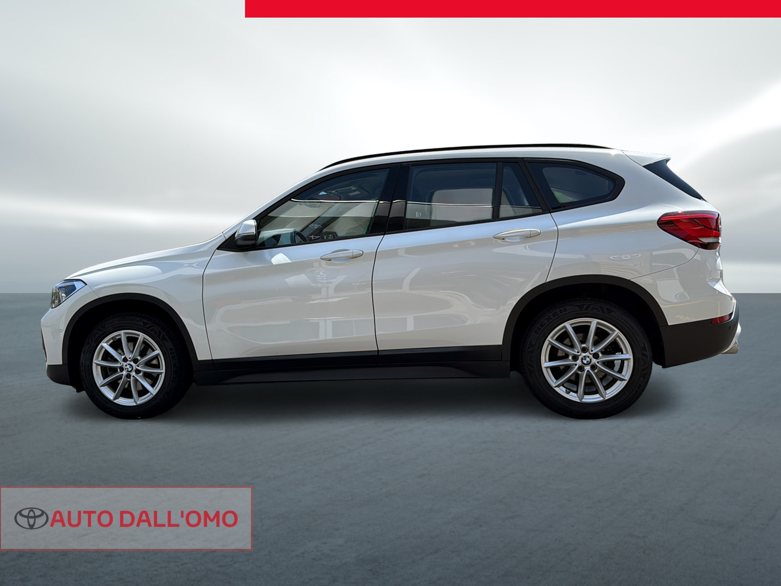 BMW X1 xDrive 18d Steptronic-showroom-element-3