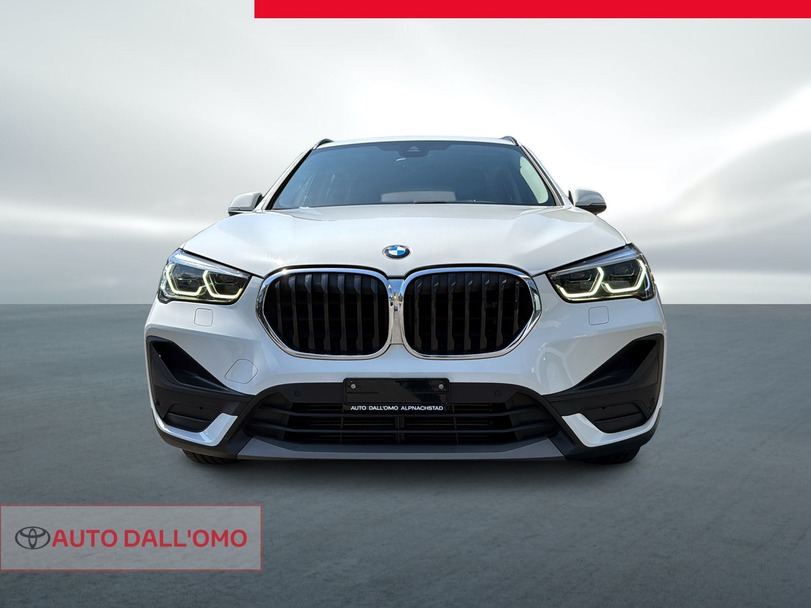 BMW X1 xDrive 18d Steptronic-showroom-element-1