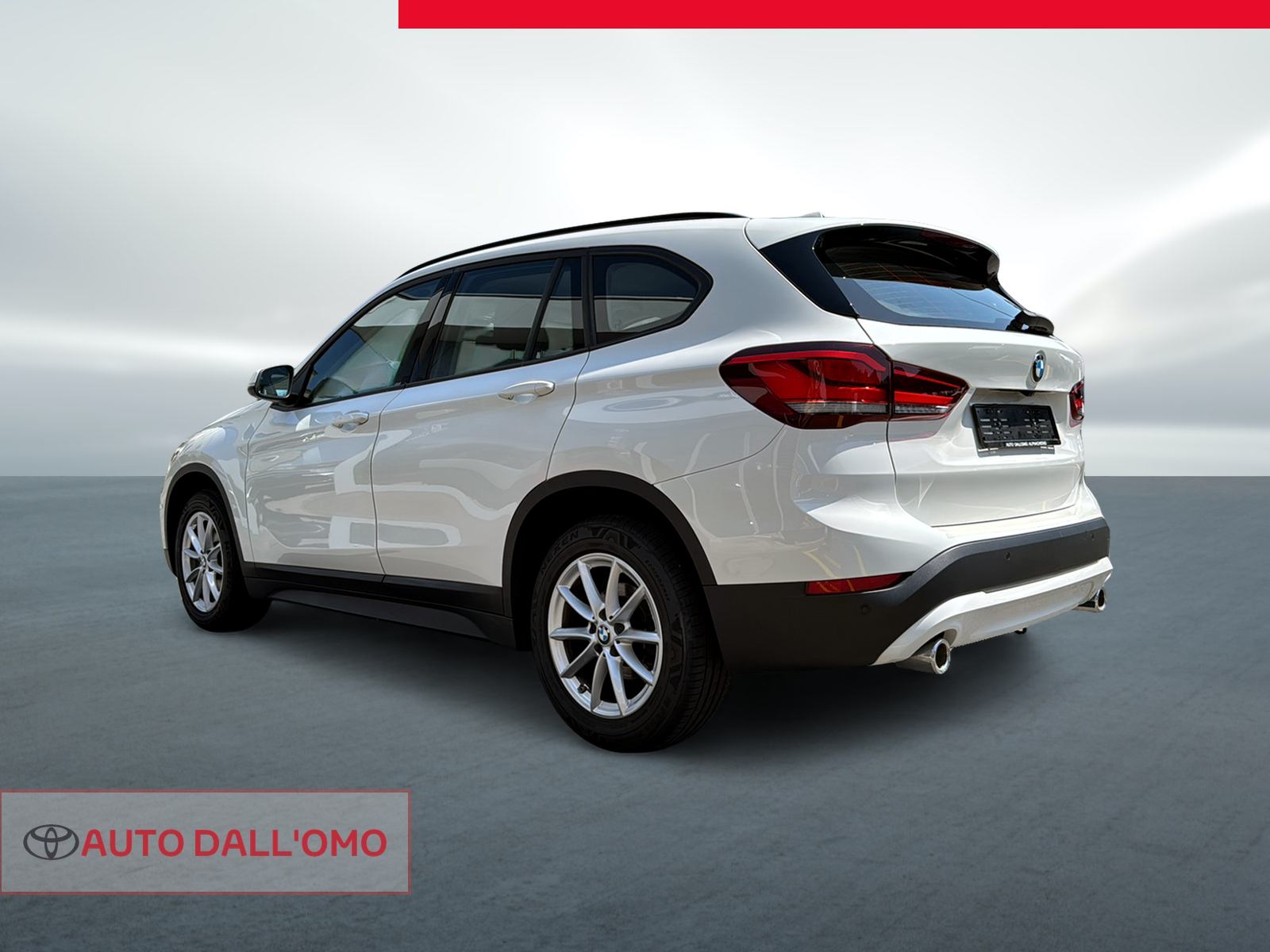 BMW X1 xDrive 18d Steptronic-showroom-element-2