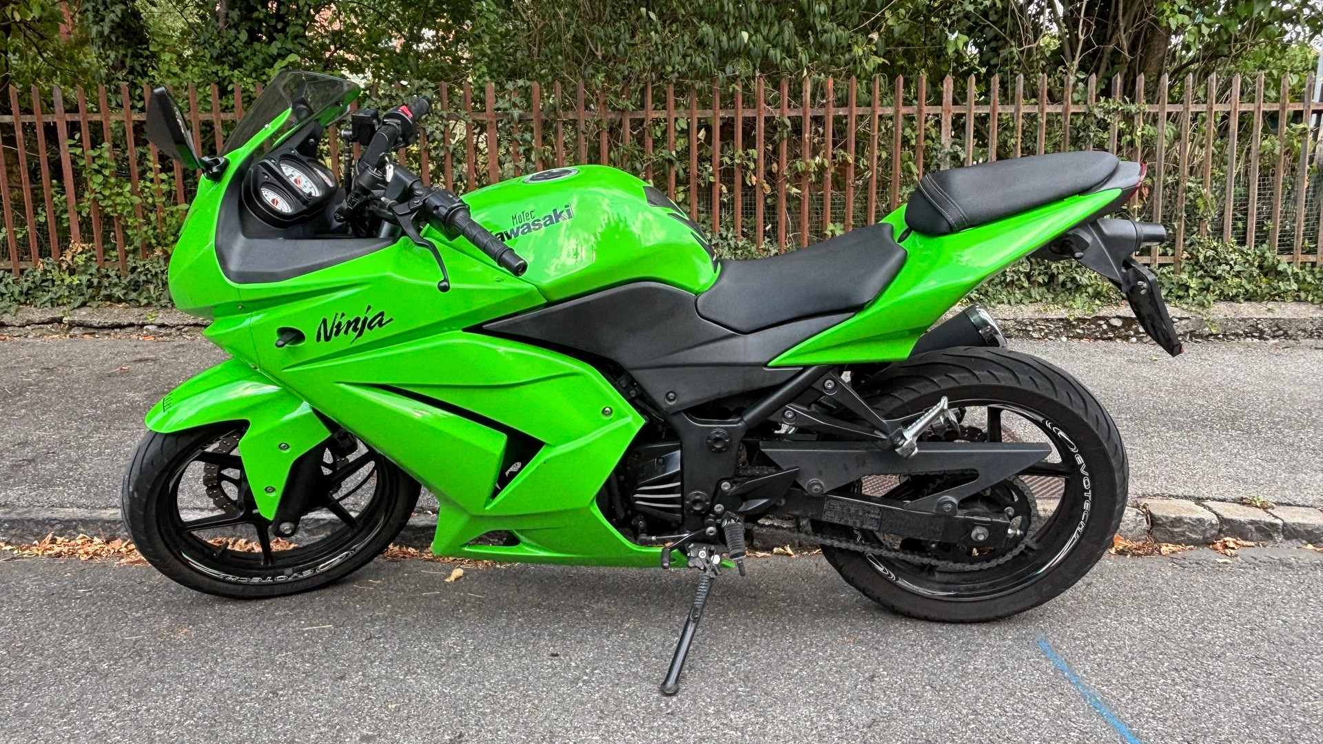 KAWASAKI Ninja 250 R