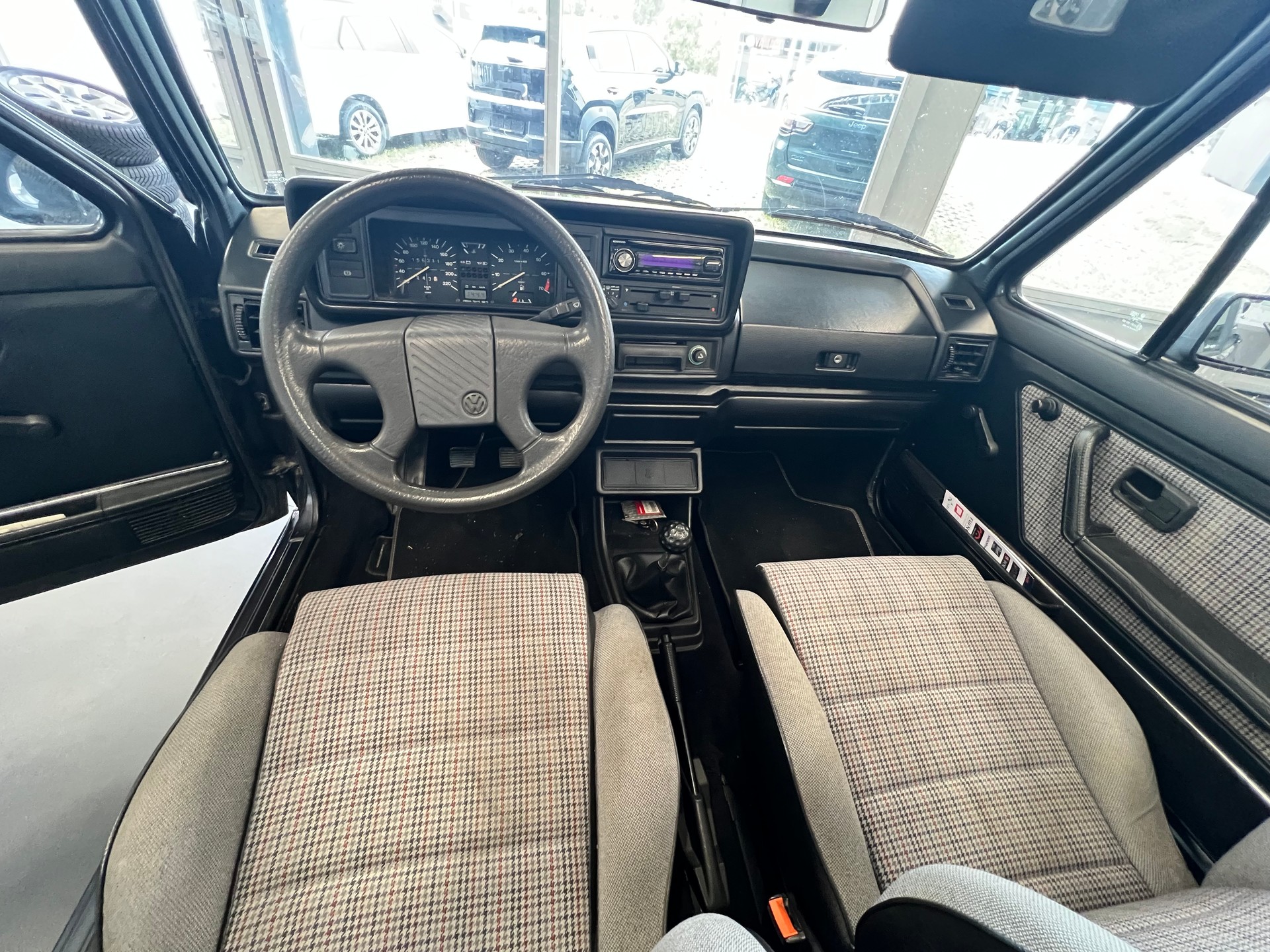 VW Golf 1800 (GL)-image-11