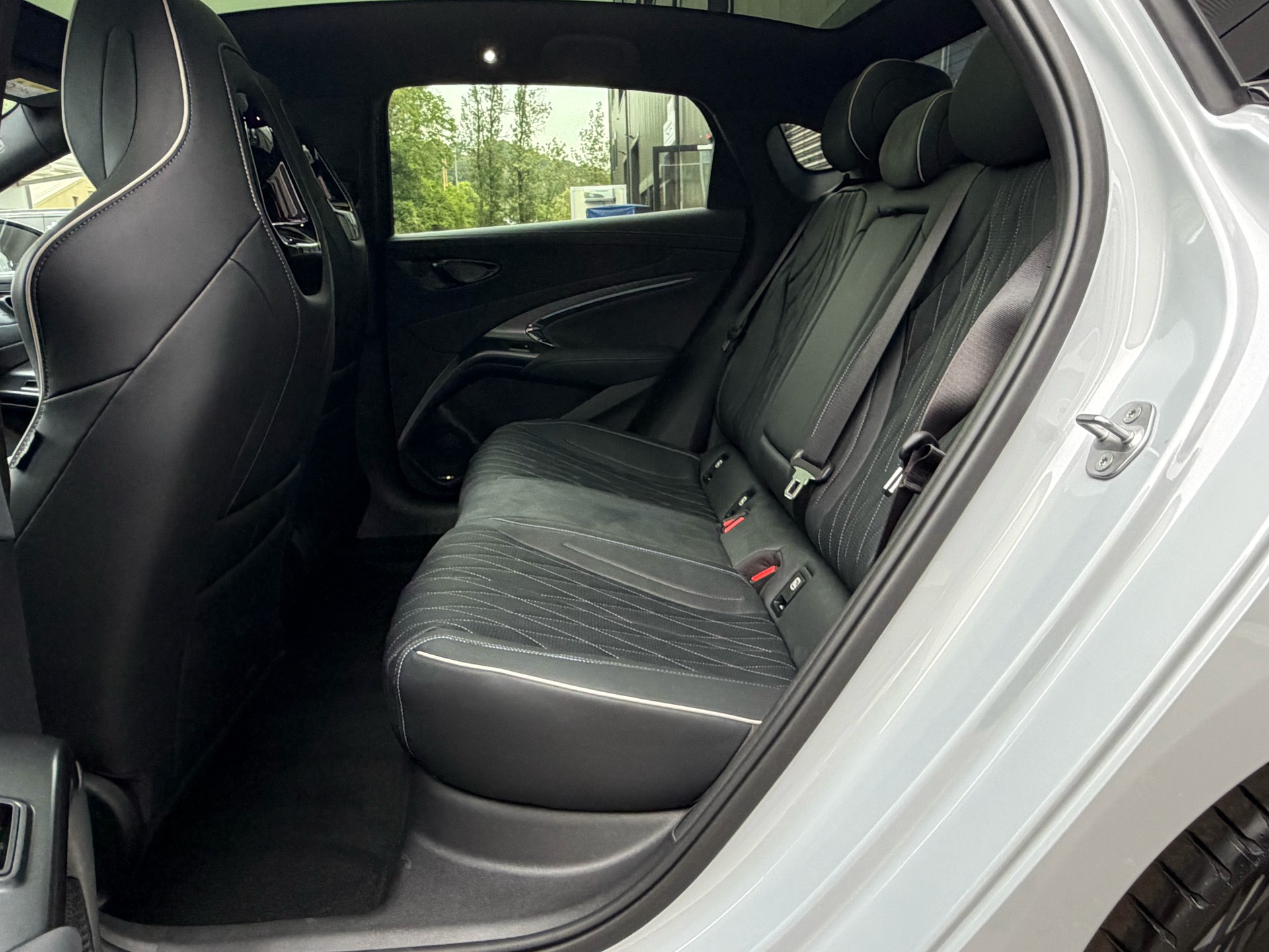 BYD Seal 82,5 kWh Excellence AWD-image-16