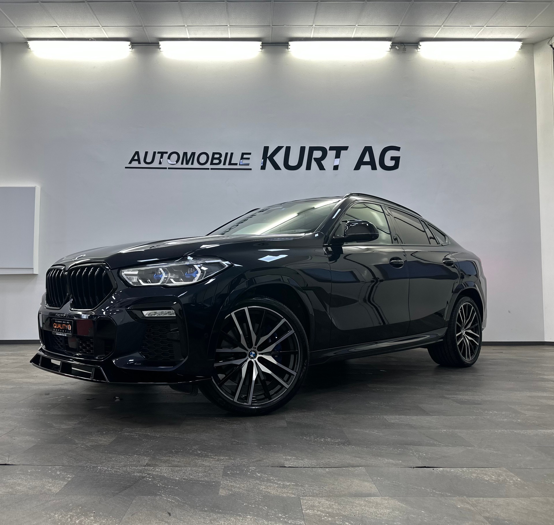 BMW X6 M50d-showroom-element-1