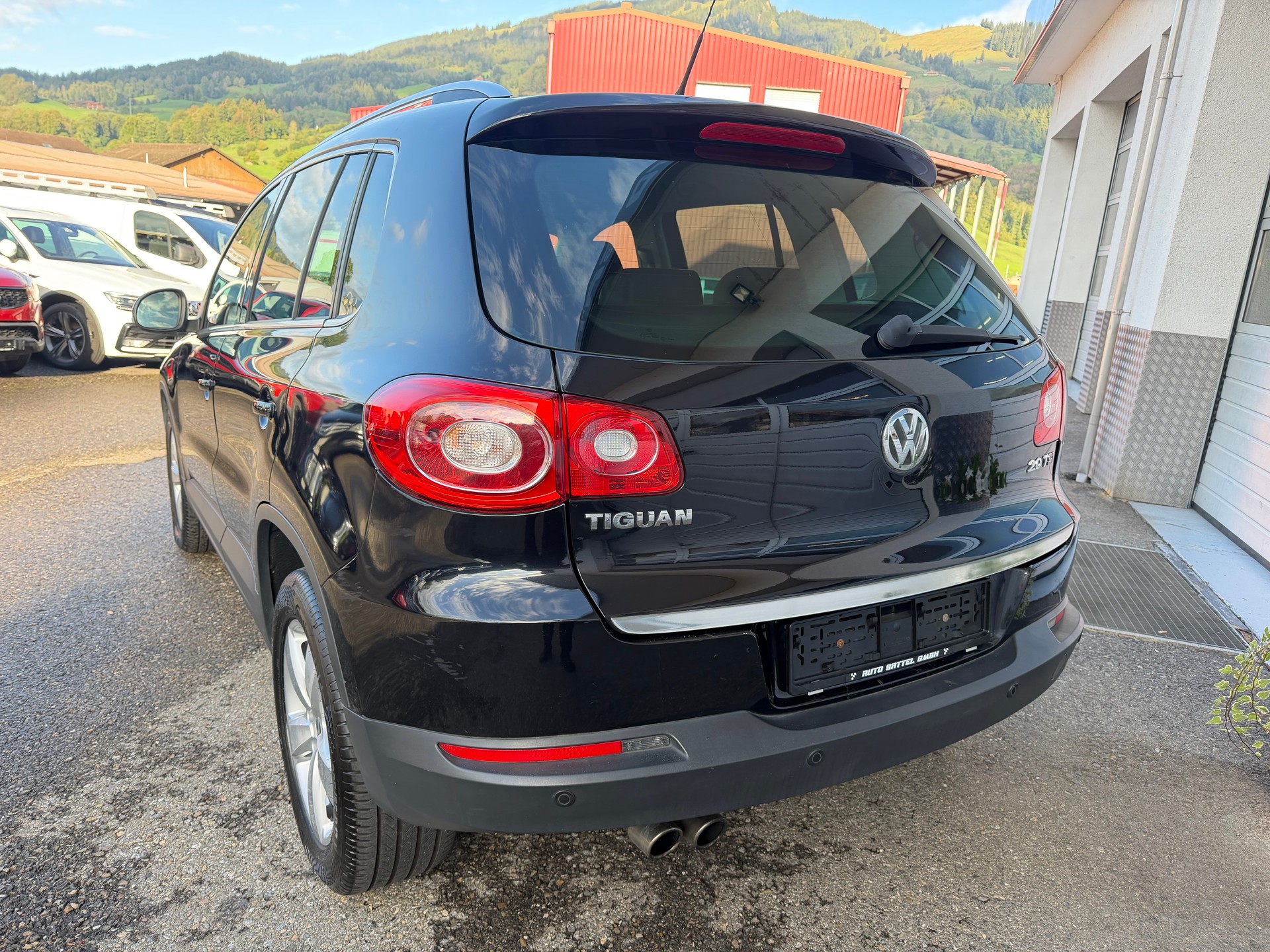 VW Tiguan 2.0 TSI Sport&Style Tiptronic-showroom-element-2