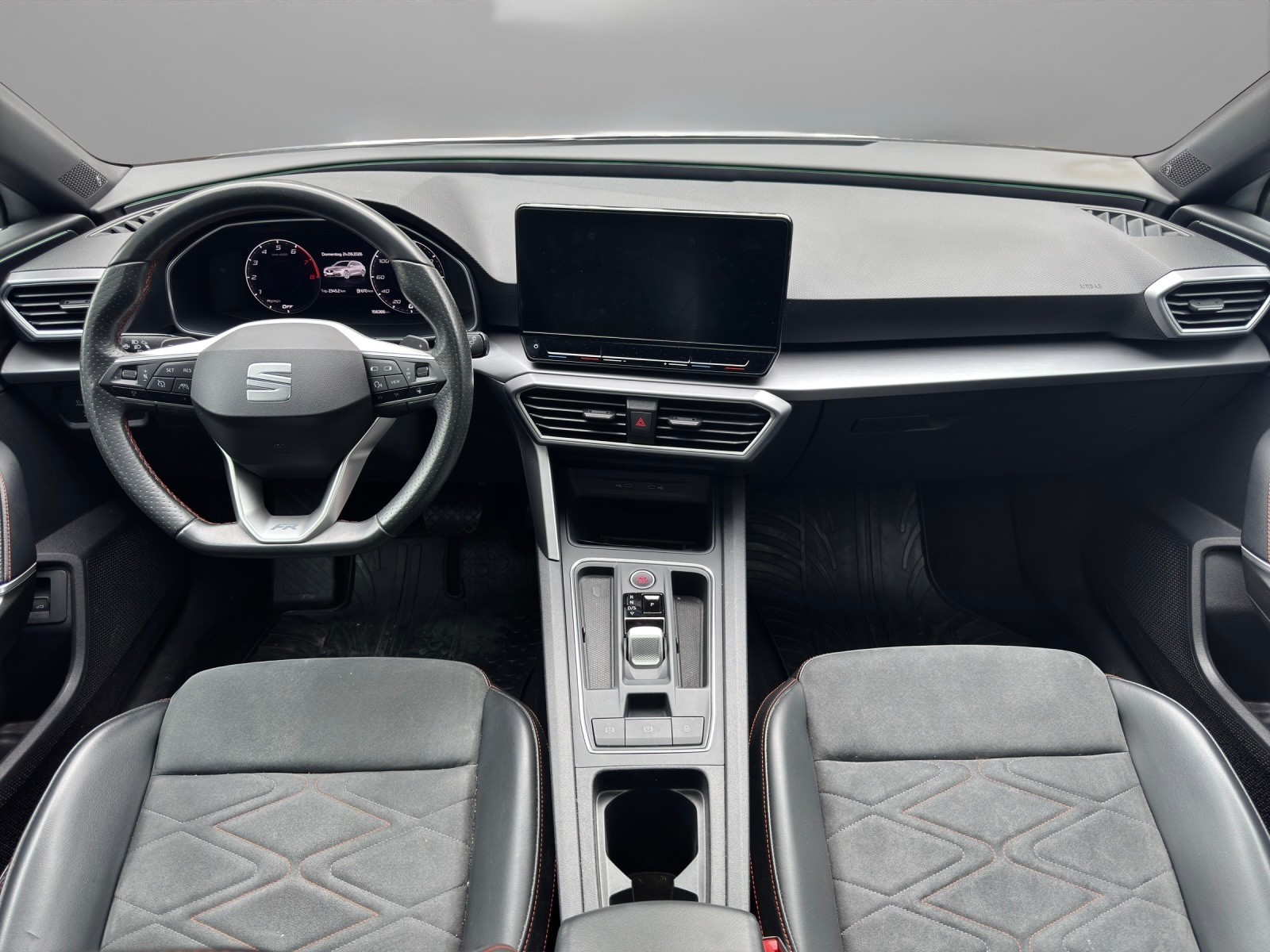 SEAT Leon ST 1.5 eTSI mHEV DSG FR-image-8