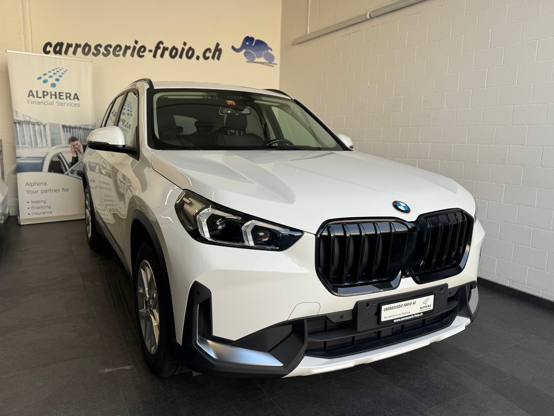 BMW X1 xDrive 20d 48V-showroom-element-1