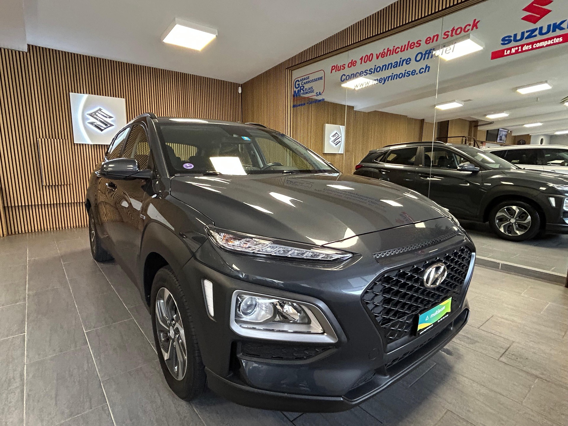 HYUNDAI Kona 1.6 GDi Hybrid Amplia-showroom-element-1