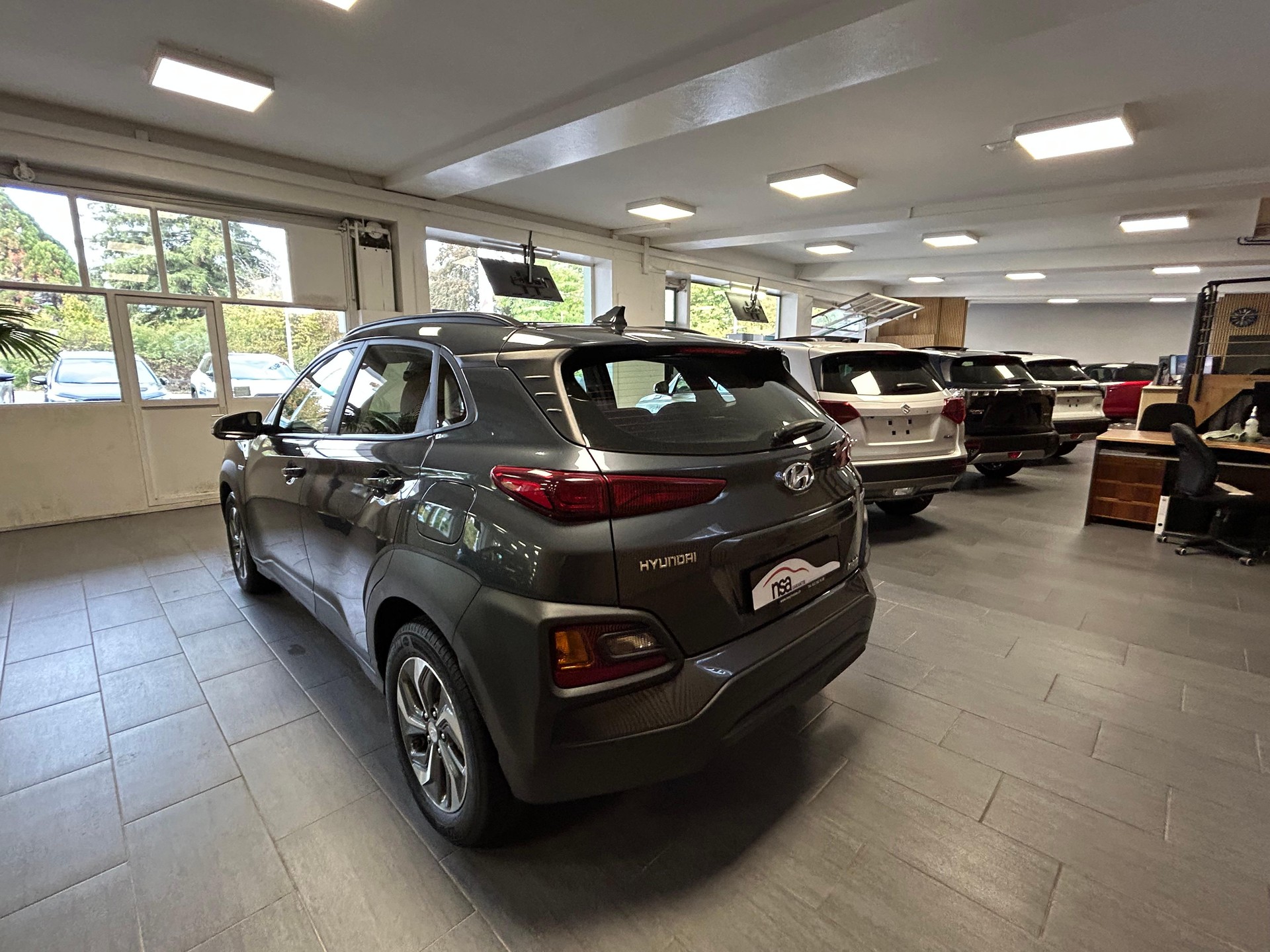 HYUNDAI Kona 1.6 GDi Hybrid Amplia-image-4