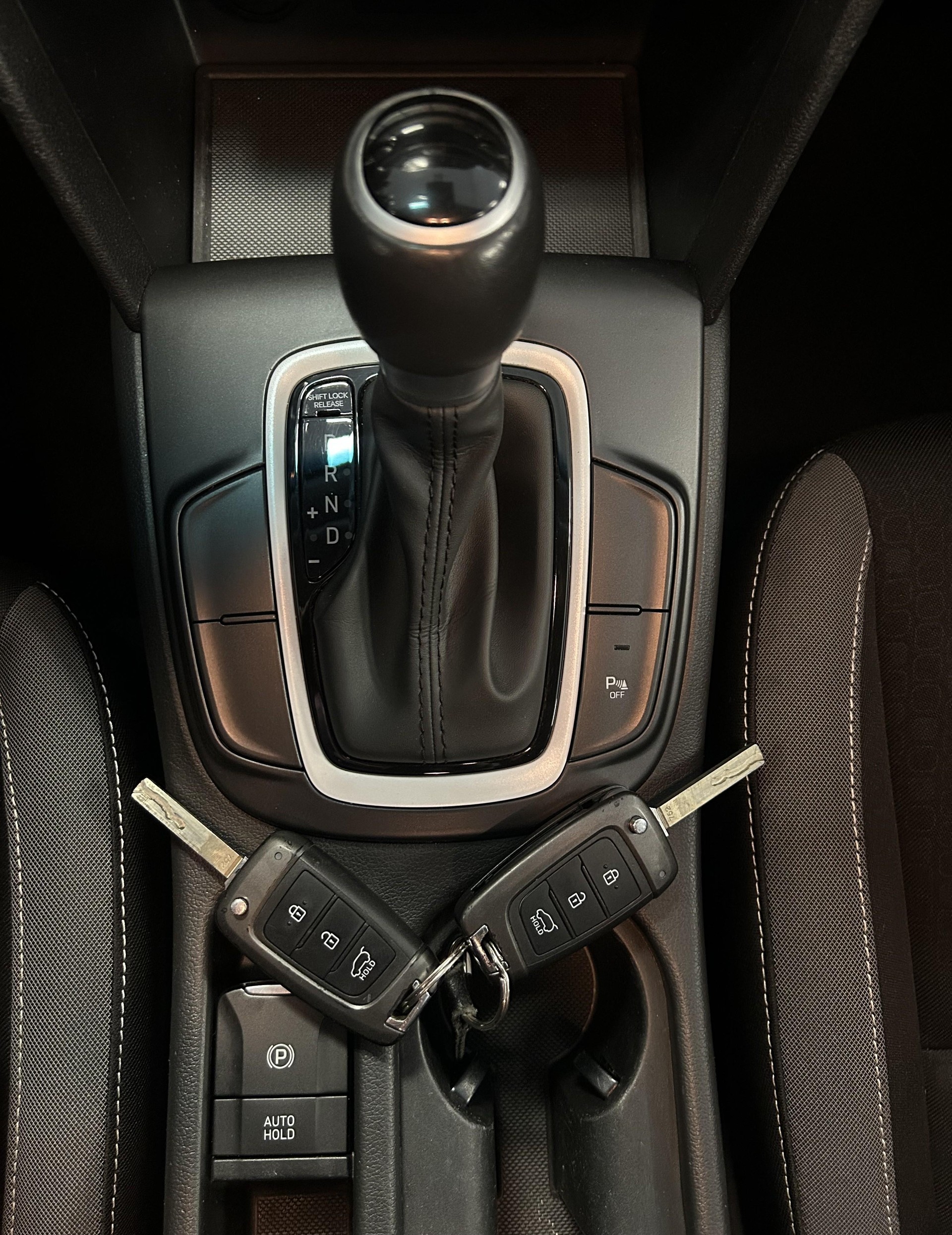 HYUNDAI Kona 1.6 GDi Hybrid Amplia-image-9