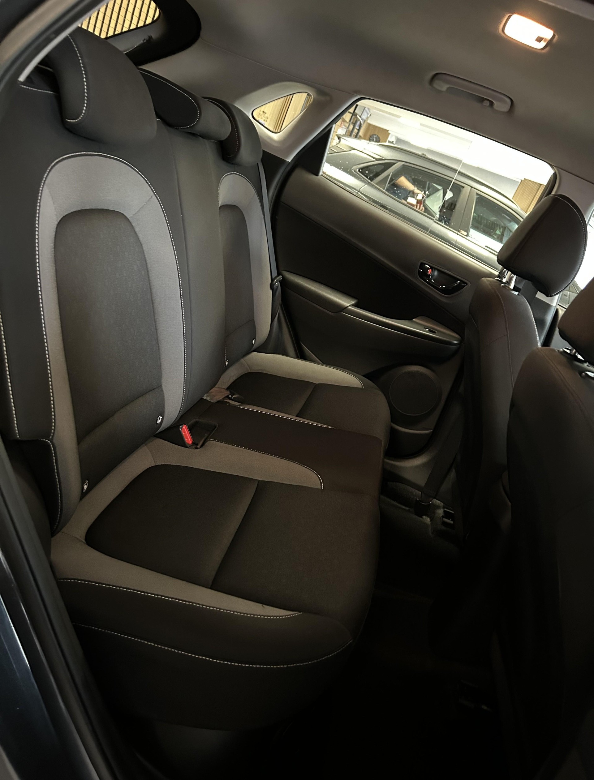 HYUNDAI Kona 1.6 GDi Hybrid Amplia-image-17