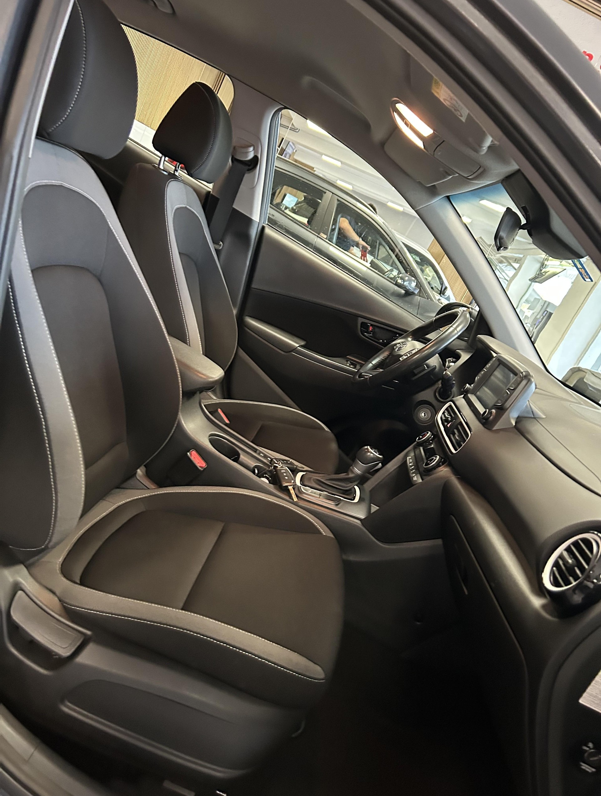 HYUNDAI Kona 1.6 GDi Hybrid Amplia-image-15