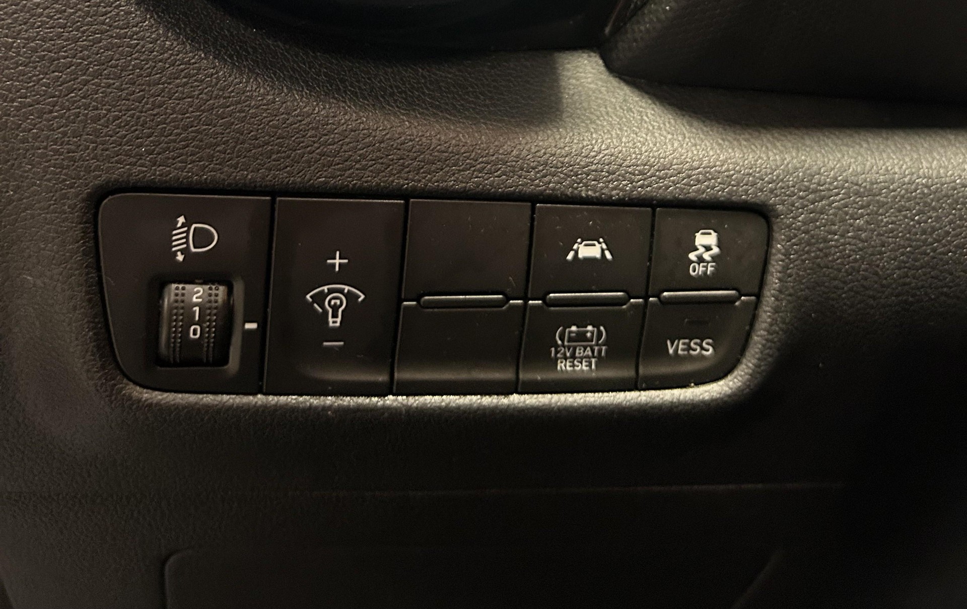HYUNDAI Kona 1.6 GDi Hybrid Amplia-image-14