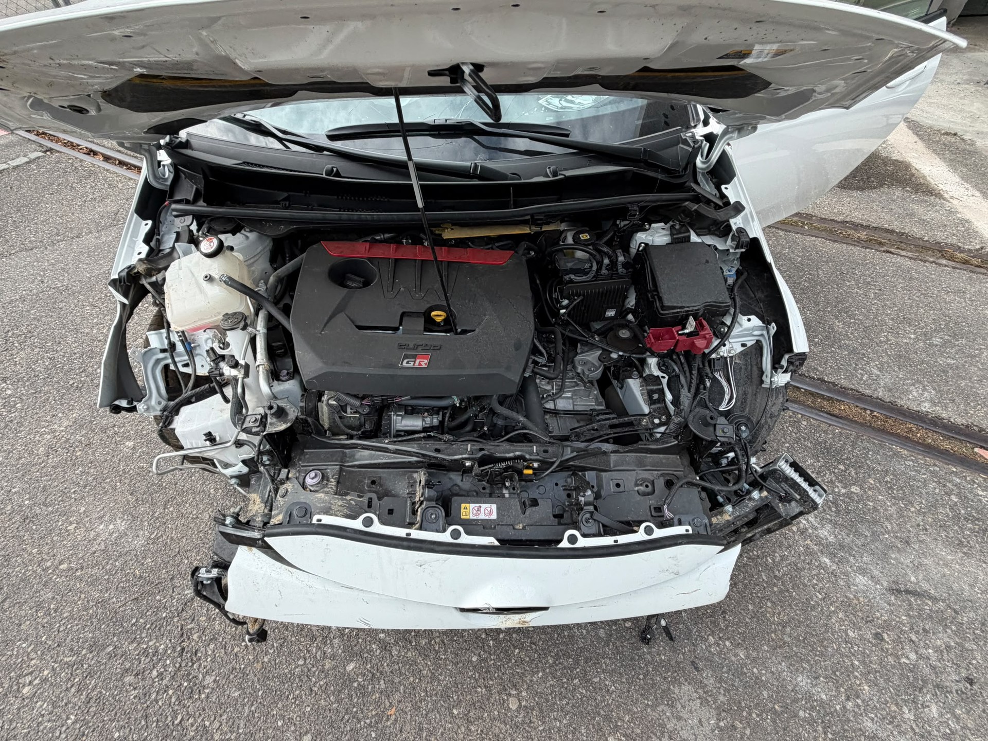 TOYOTA Yaris 1.6 GR Sport A-showroom-element-1