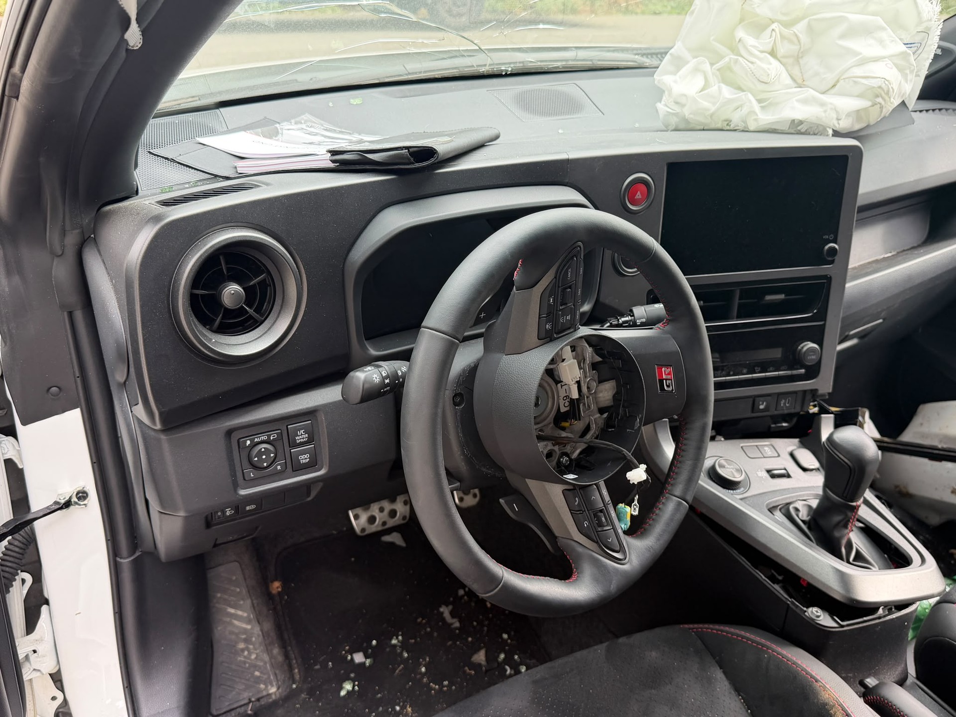 TOYOTA Yaris 1.6 GR Sport A-image-5