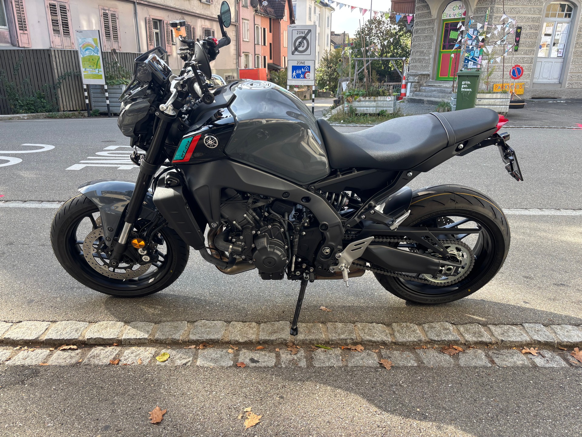 YAMAHA MT-09 Dark Edition-image-3