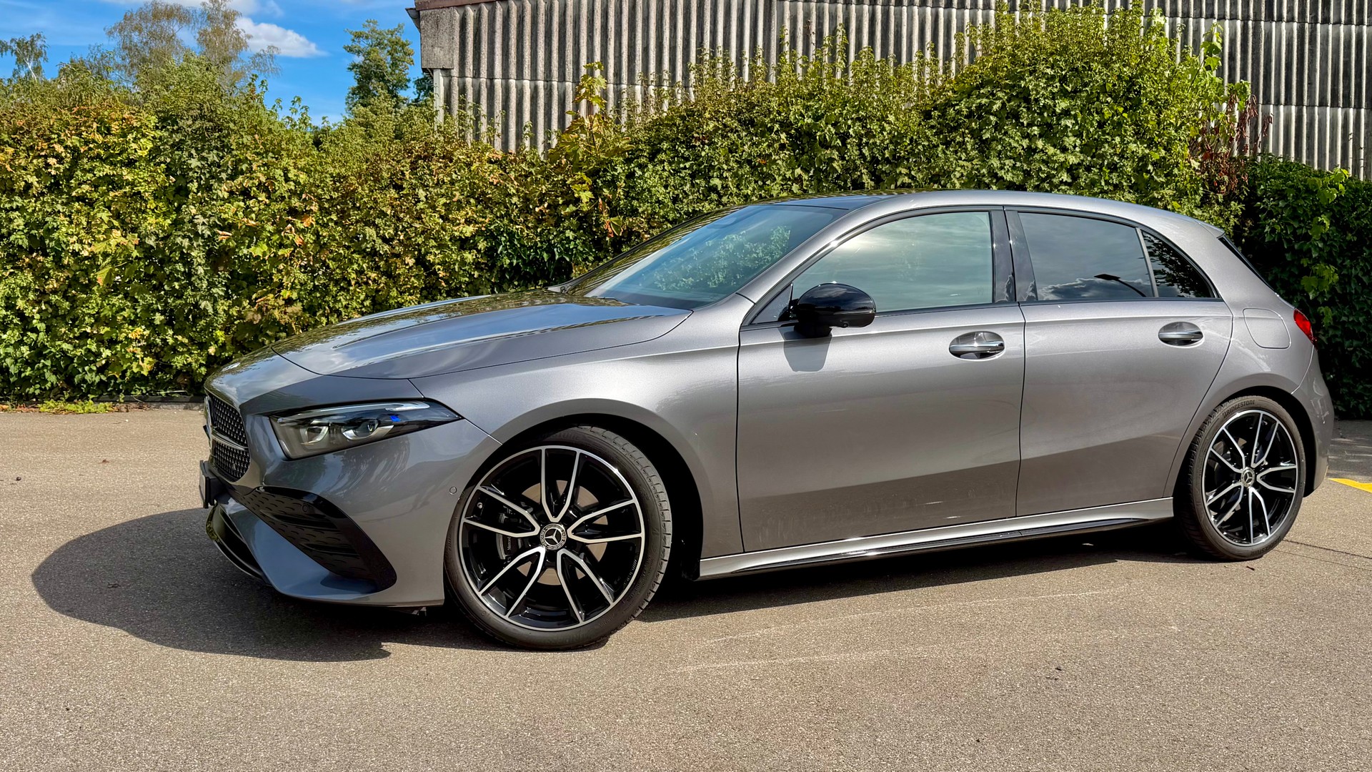 MERCEDES-BENZ A 200 Night Star AMG Line