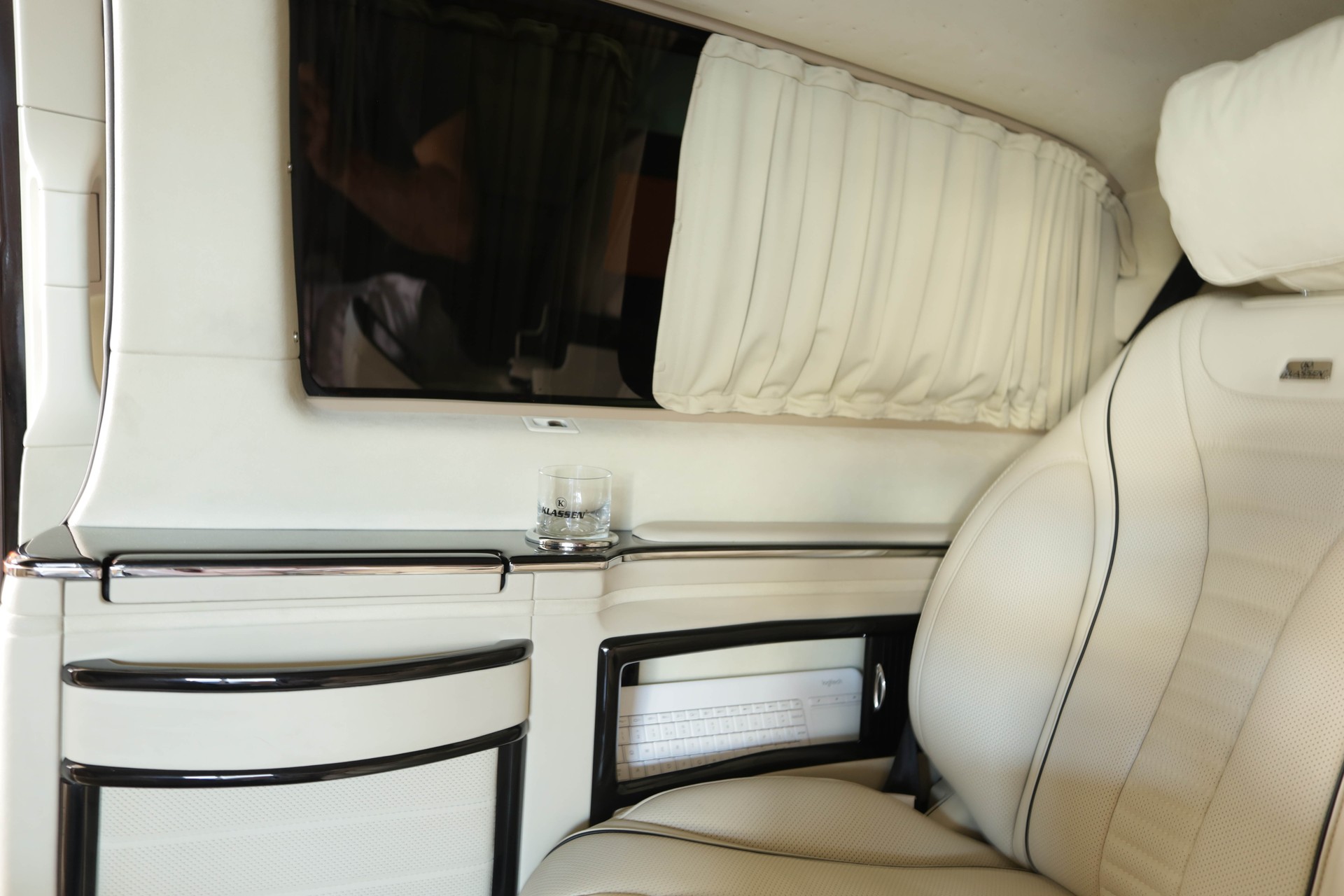 MERCEDES-BENZ Klassen V-VIP V 300 d extralang 4Matic • Smart-TV •-image-16