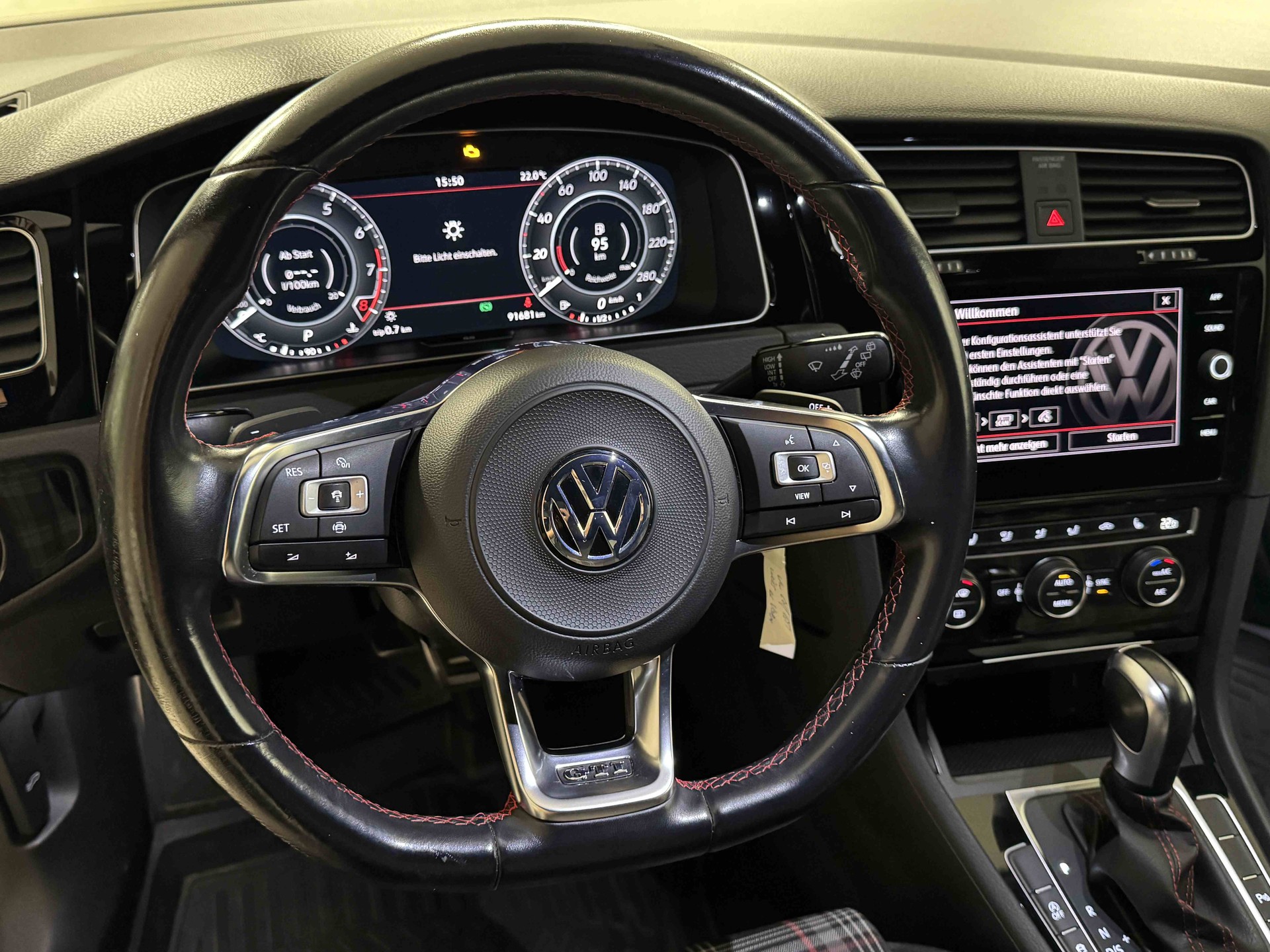 VW Golf 2.0 TSI GTI Performance DSG-image-10