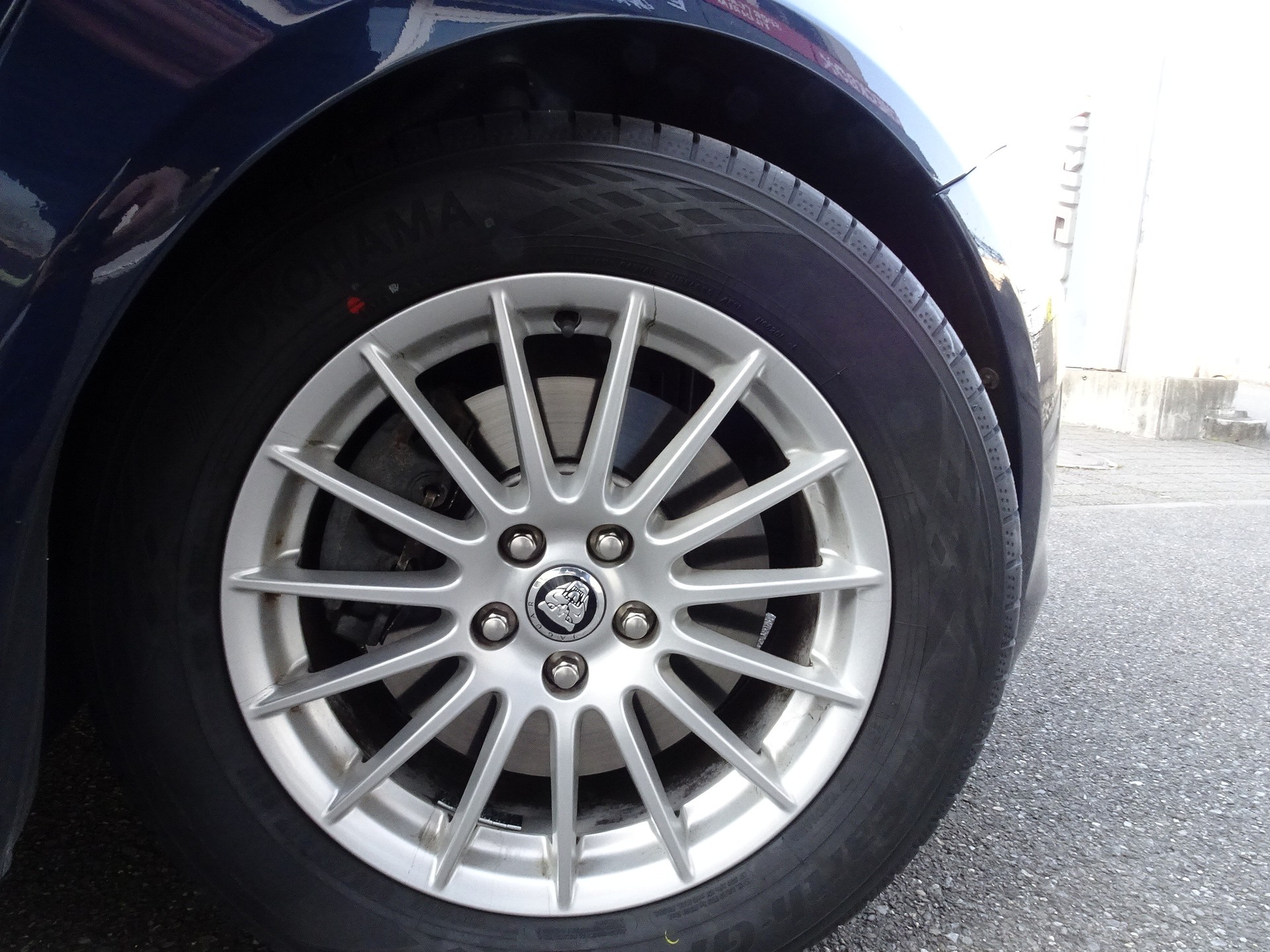 JAGUAR XF 2.2d-image-15