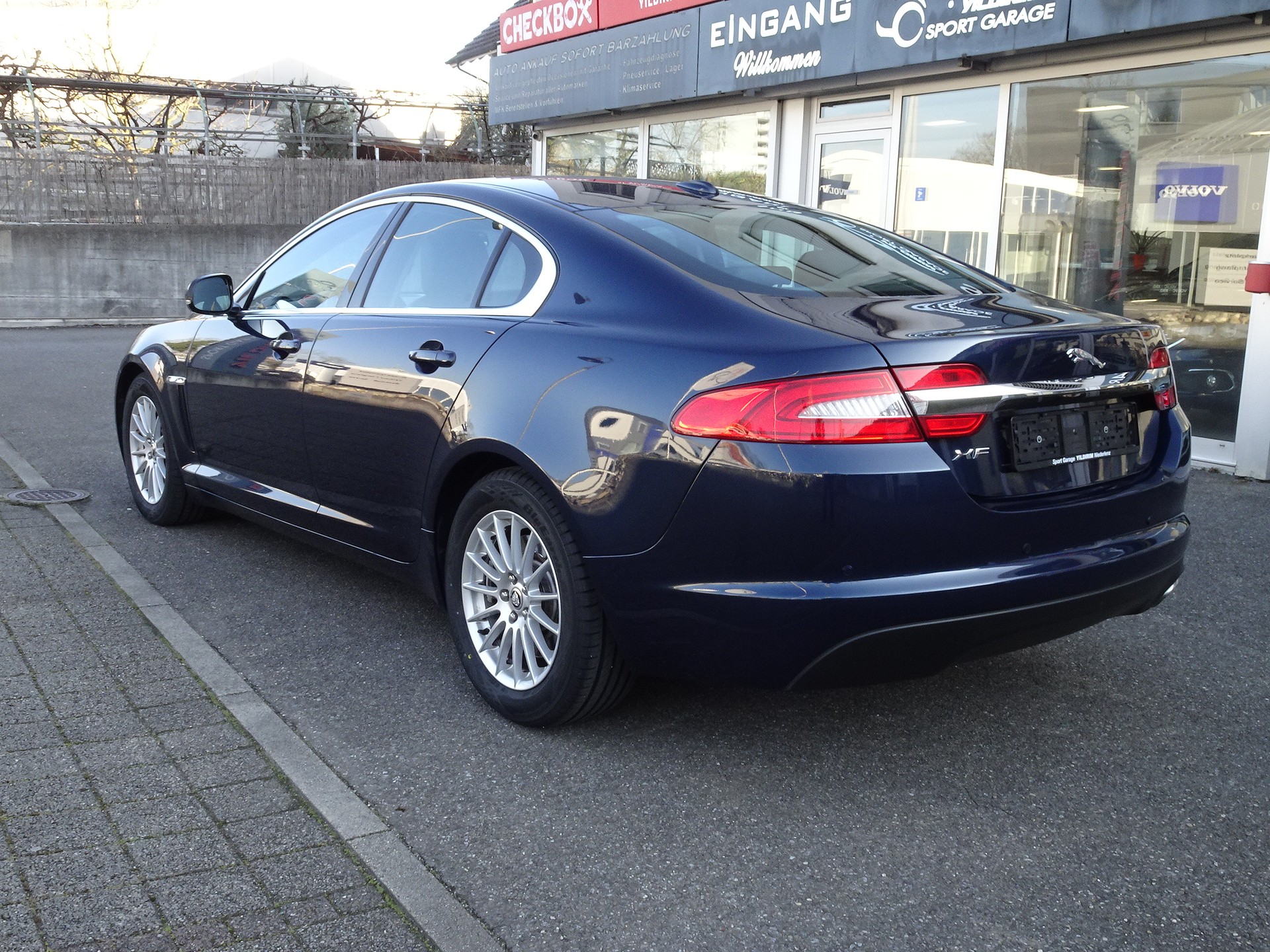 JAGUAR XF 2.2d-image-6