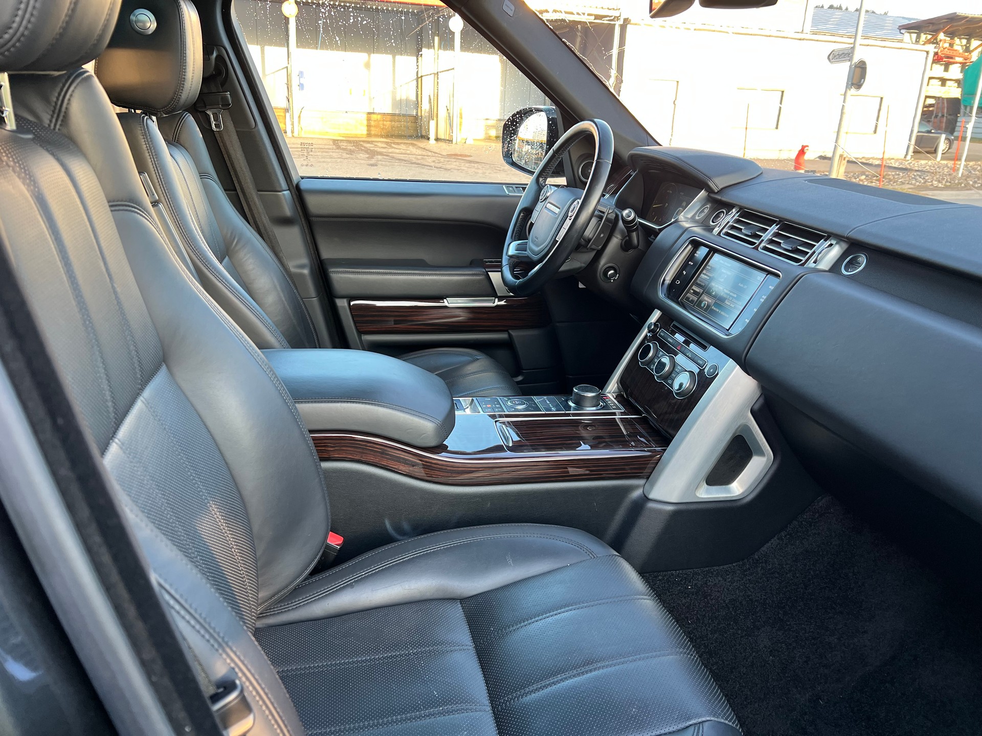 LAND ROVER Range Rover 3.0 TDV6 Vogue Automatic-image-8