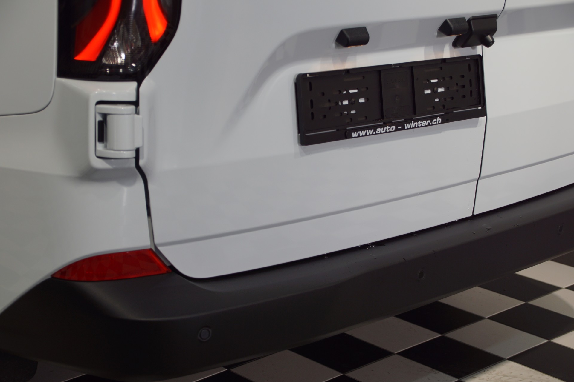 FORD Transit Custom Van 340 L2 H1 Trend-image-13