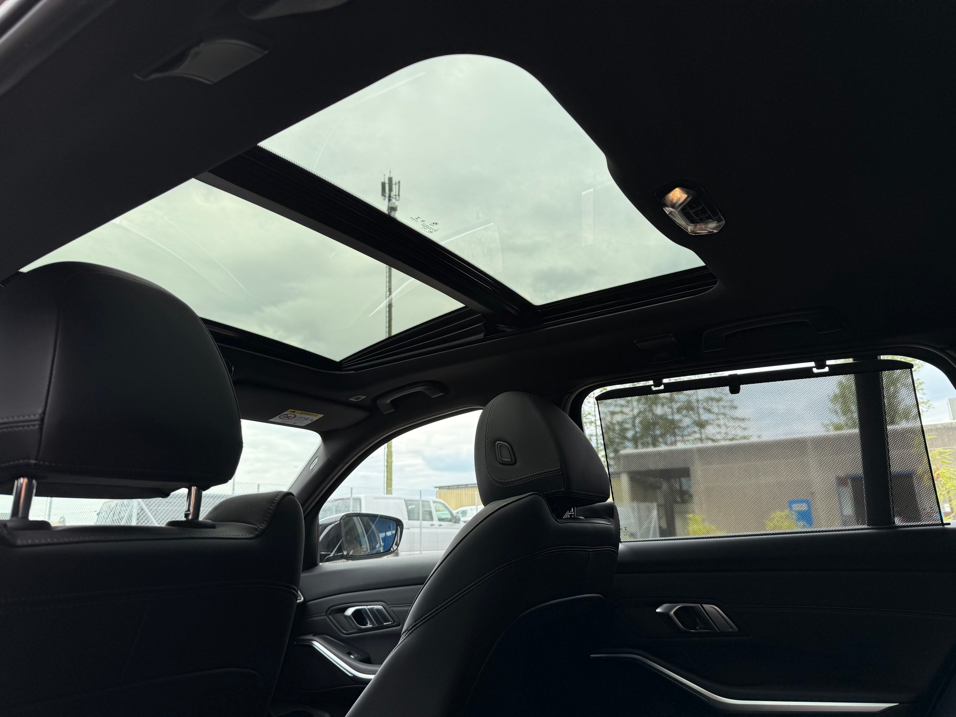 BMW 320d xDrive 48V Touring Luxury Line Steptronic-image-8