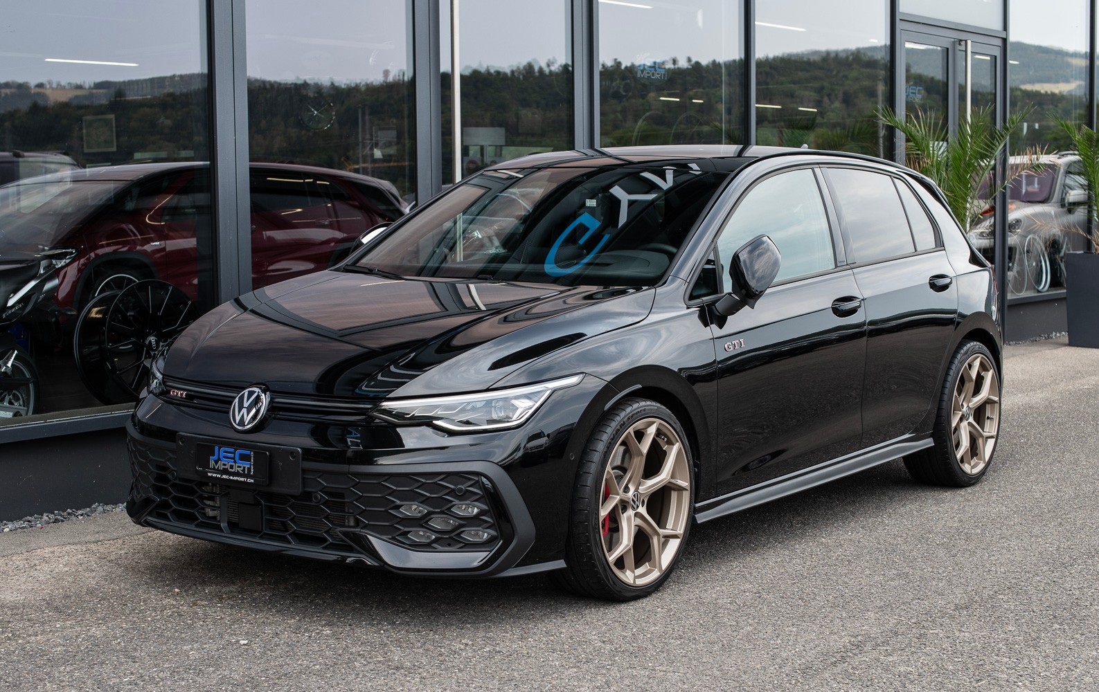 VW Golf 2.0 TSI GTI DSG *BLACK STYLE EDITION*-showroom-element-2