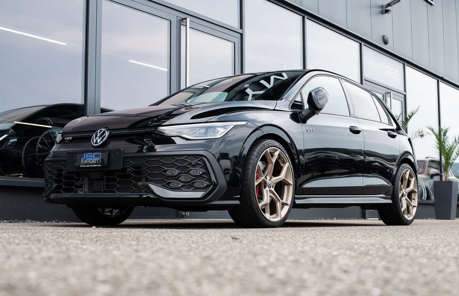 VW Golf 2.0 TSI GTI DSG *BLACK STYLE EDITION*-image-4