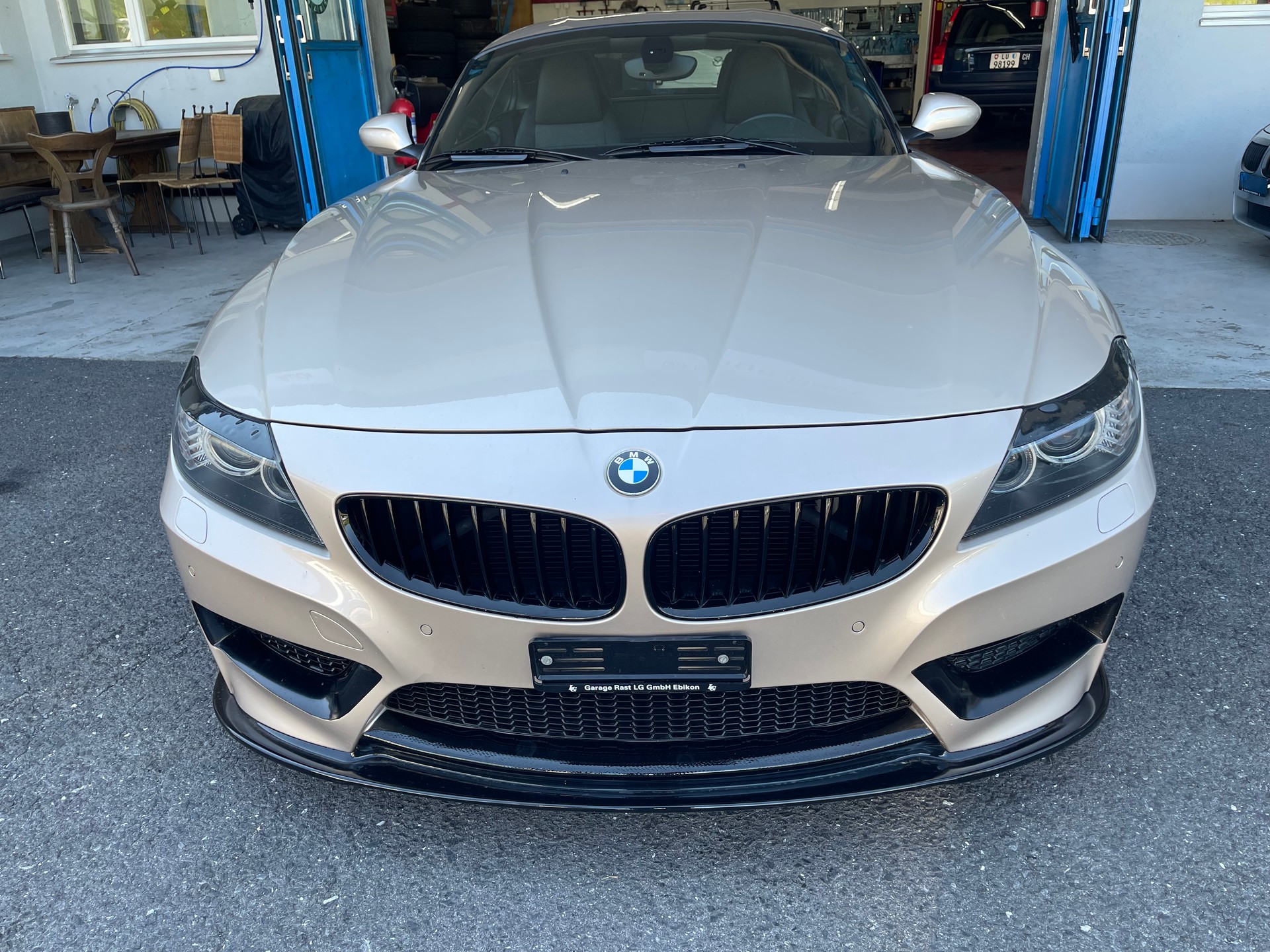 BMW Z4 sDrive35i DKG-showroom-element-2