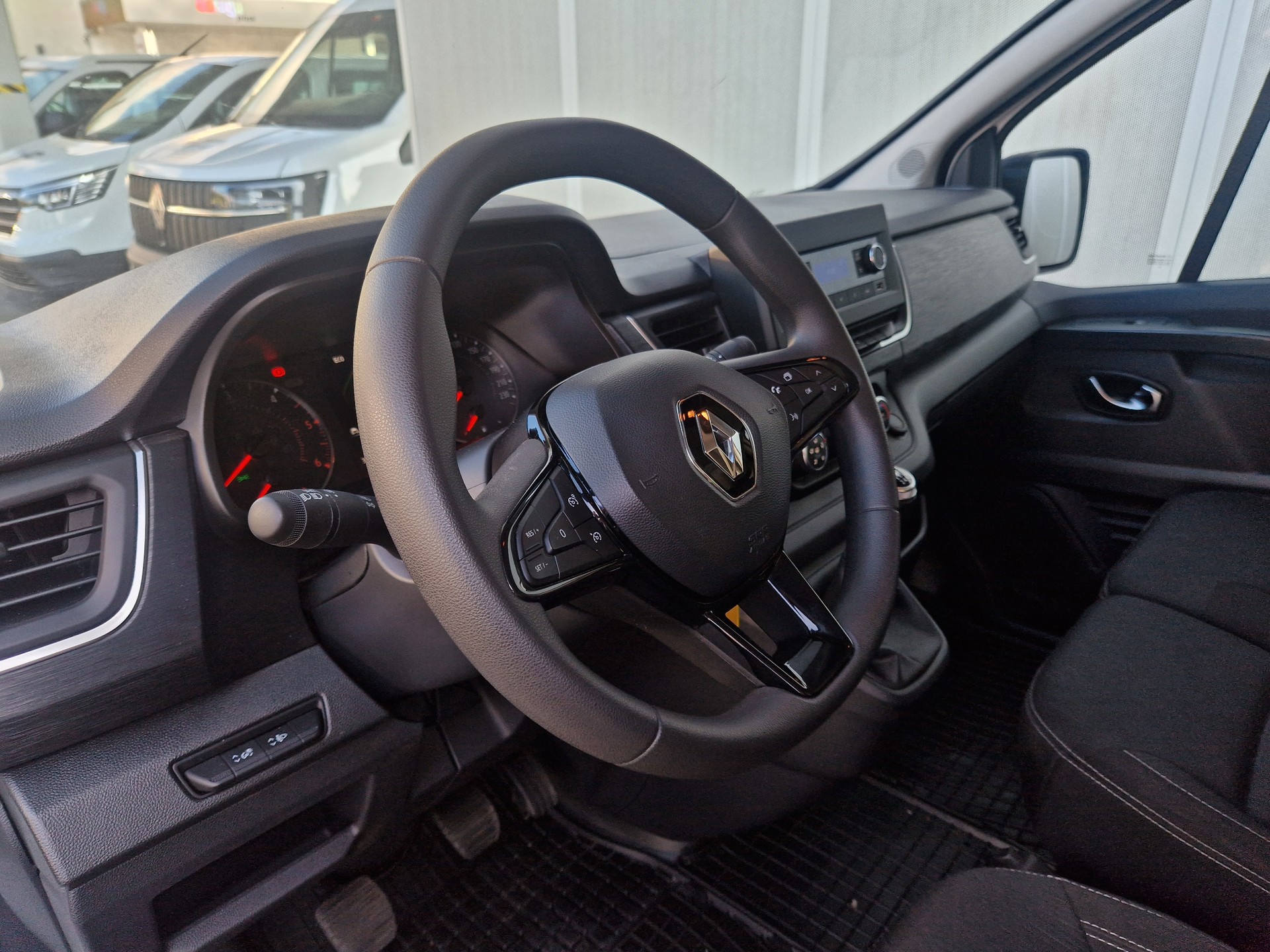 RENAULT 3.0t L2H1 dCi 130-image-9