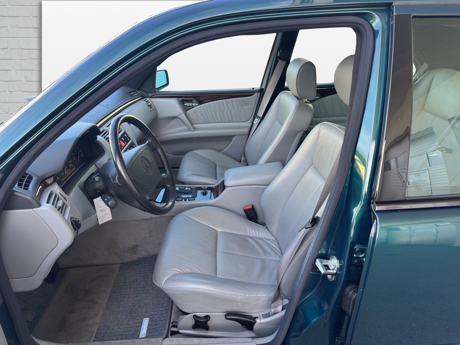 MERCEDES-BENZ E 320 Elégance Automatic-image-9