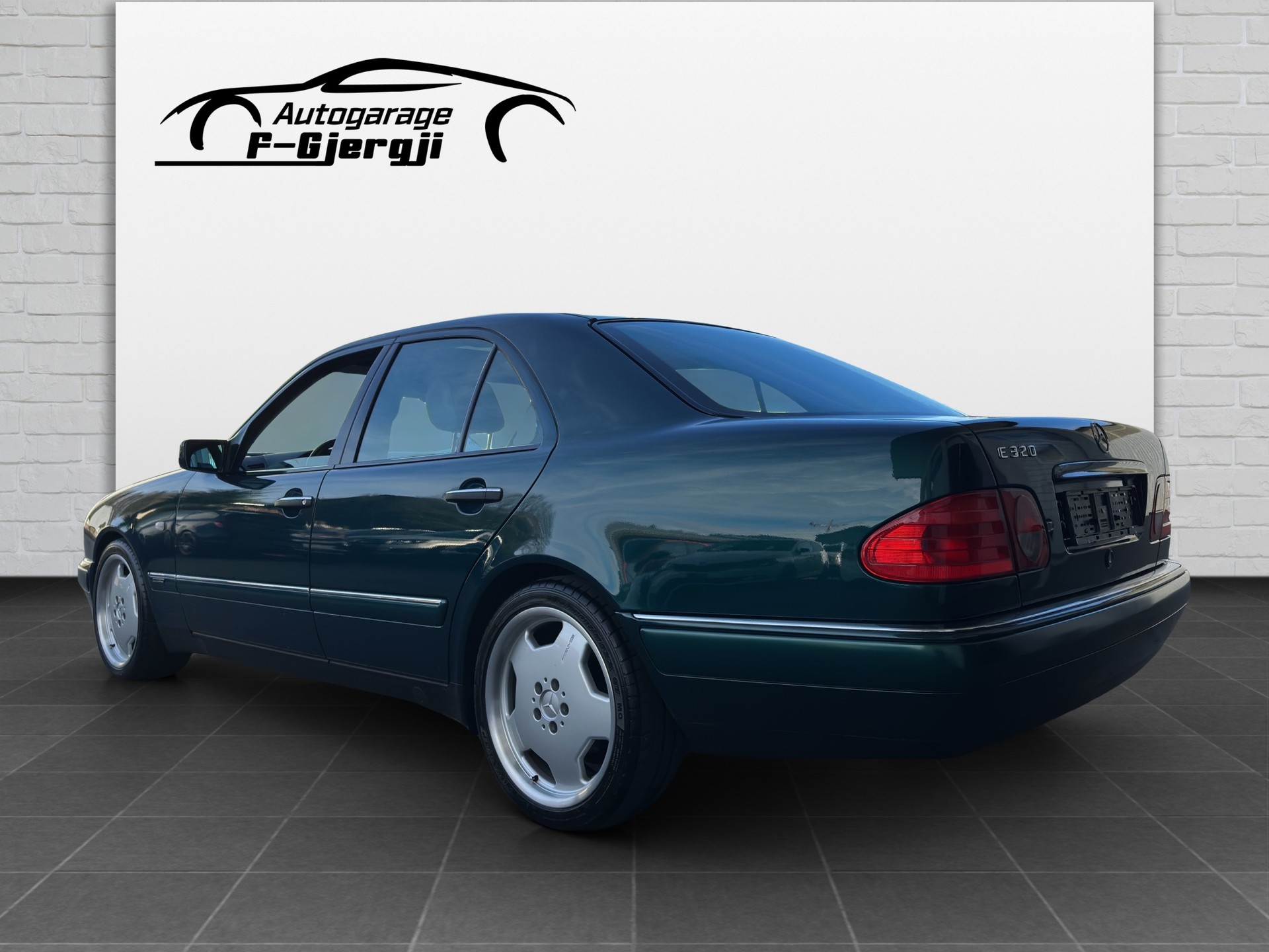 MERCEDES-BENZ E 320 Elégance Automatic-showroom-element-3