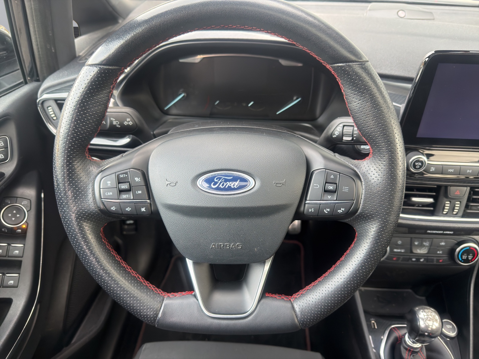 FORD Fiesta 1.0 EcoB 125 ST-Line-image-9