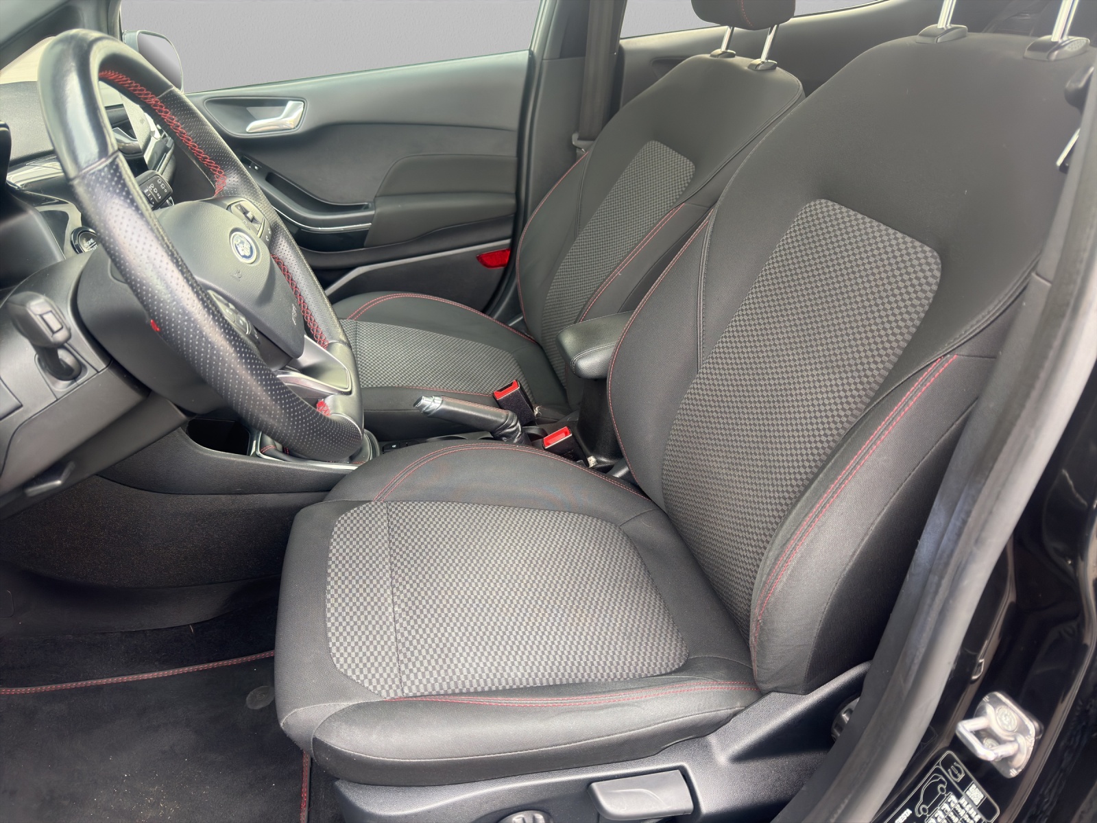 FORD Fiesta 1.0 EcoB 125 ST-Line-image-8