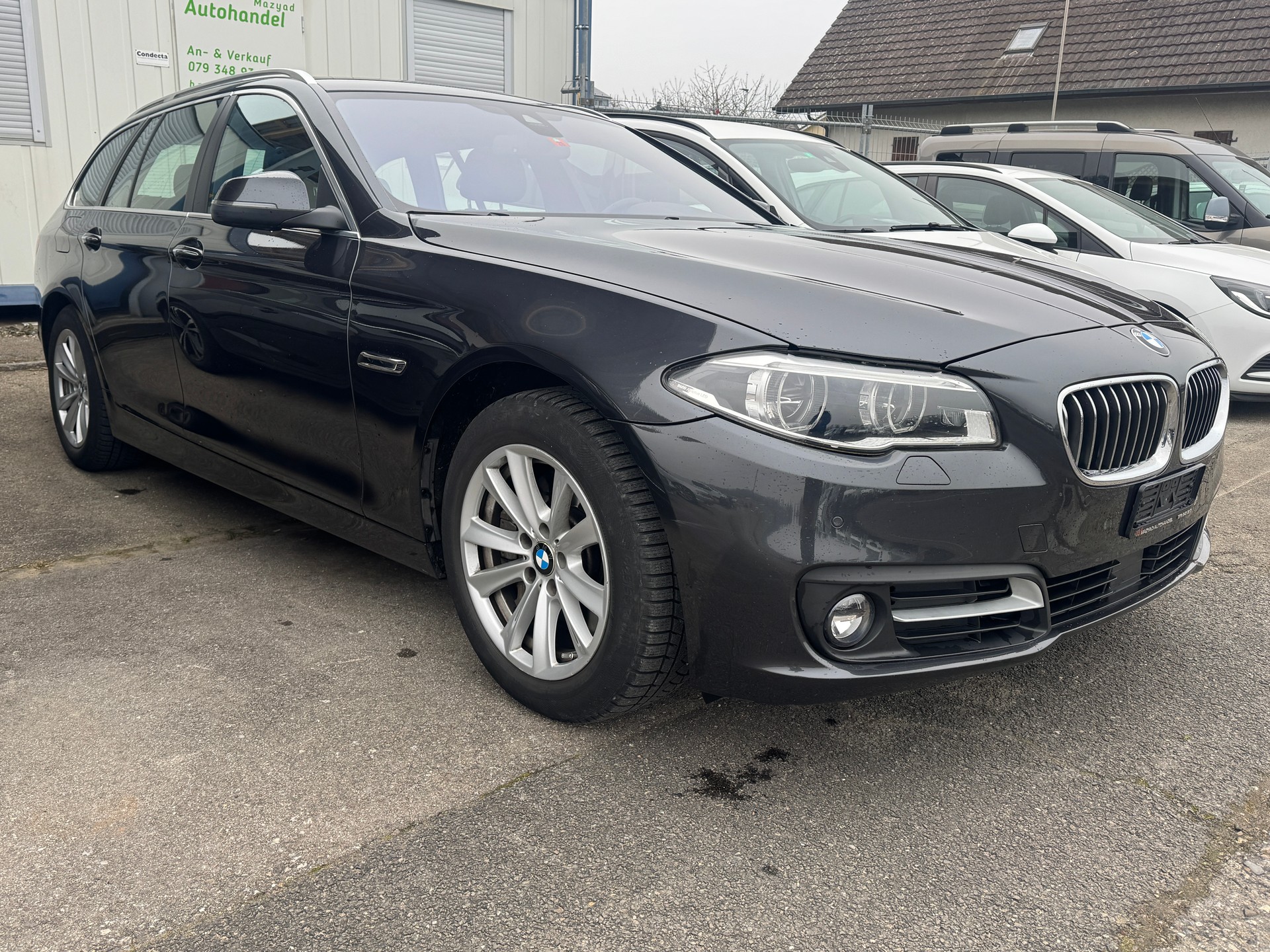 BMW 525d Touring xDrive Luxury Line Steptronic-image-3