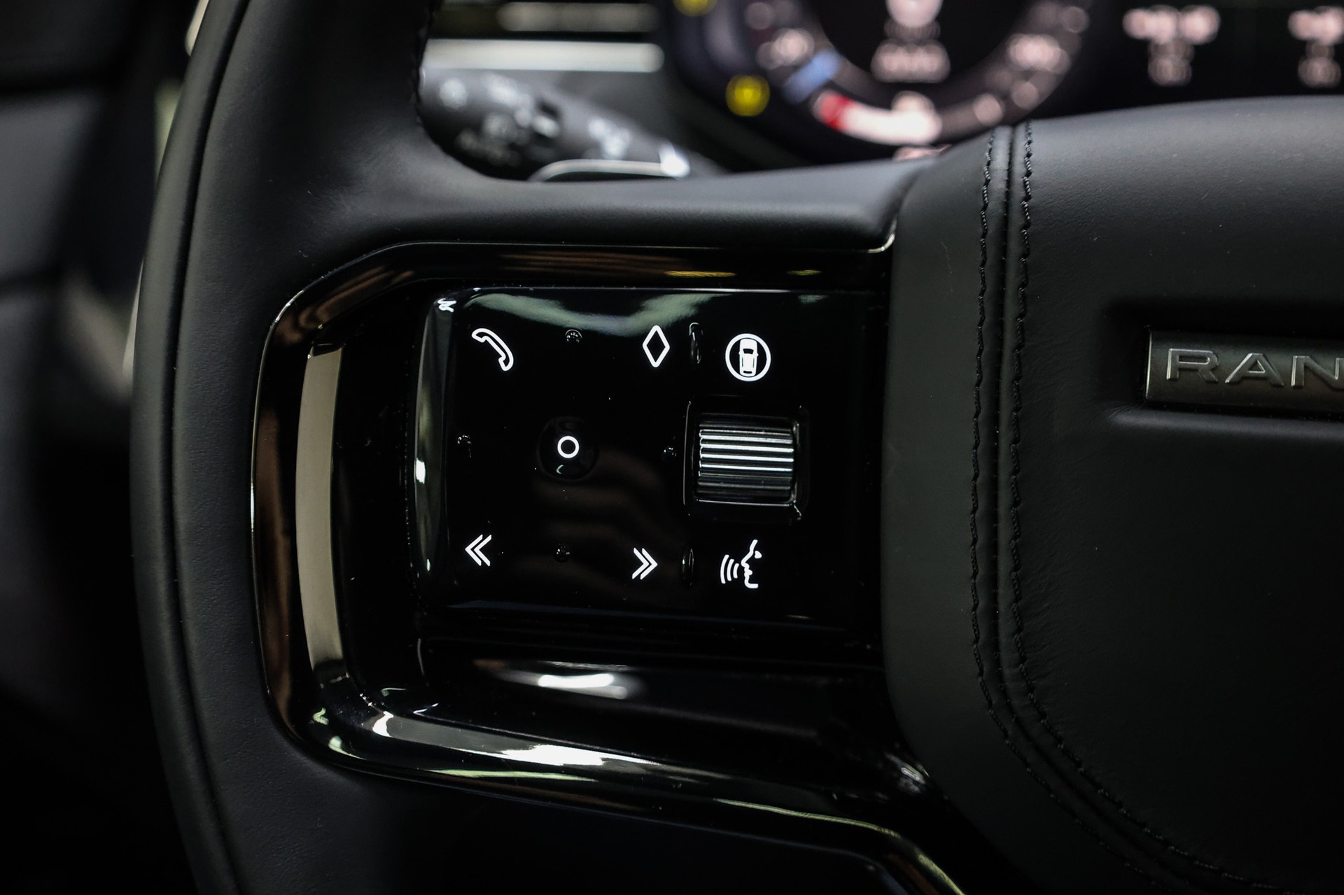 LAND ROVER Range Rover Sport 3.0 I6 P550e Autobiography-image-25