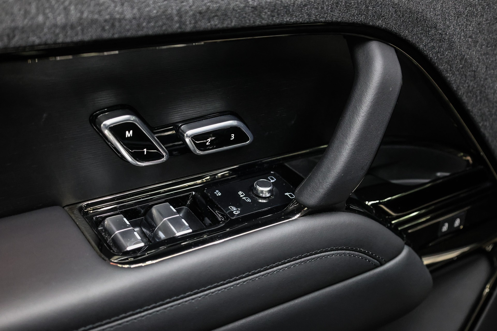 LAND ROVER Range Rover Sport 3.0 I6 P550e Autobiography-image-31