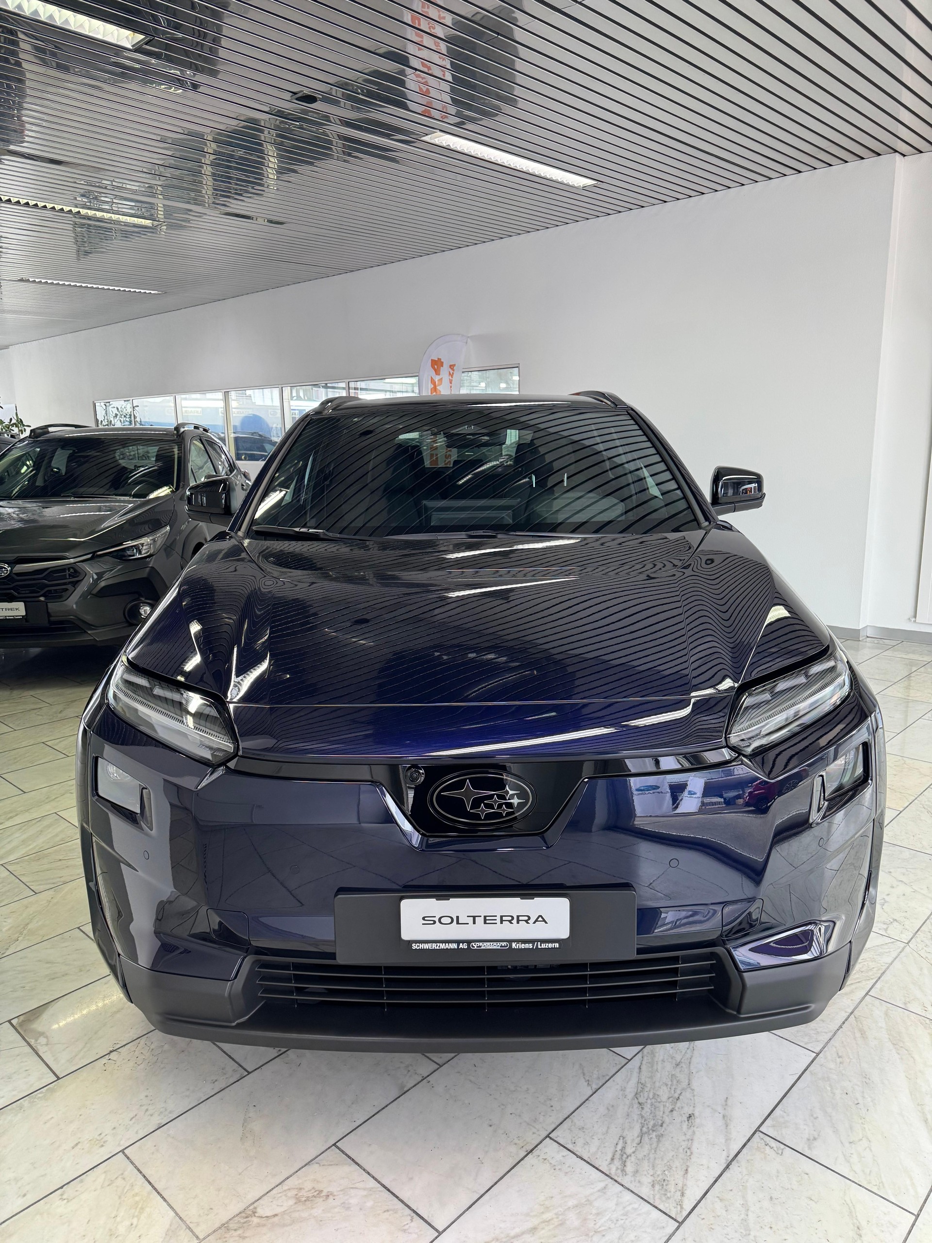 SUBARU Solterra eV Luxury AWD-showroom-element-1