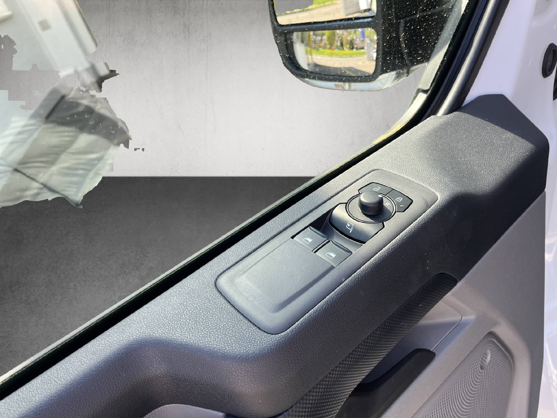 FORD Transit Custom Van 320 L2 2.0 EcoBlue 136 Trend-image-12