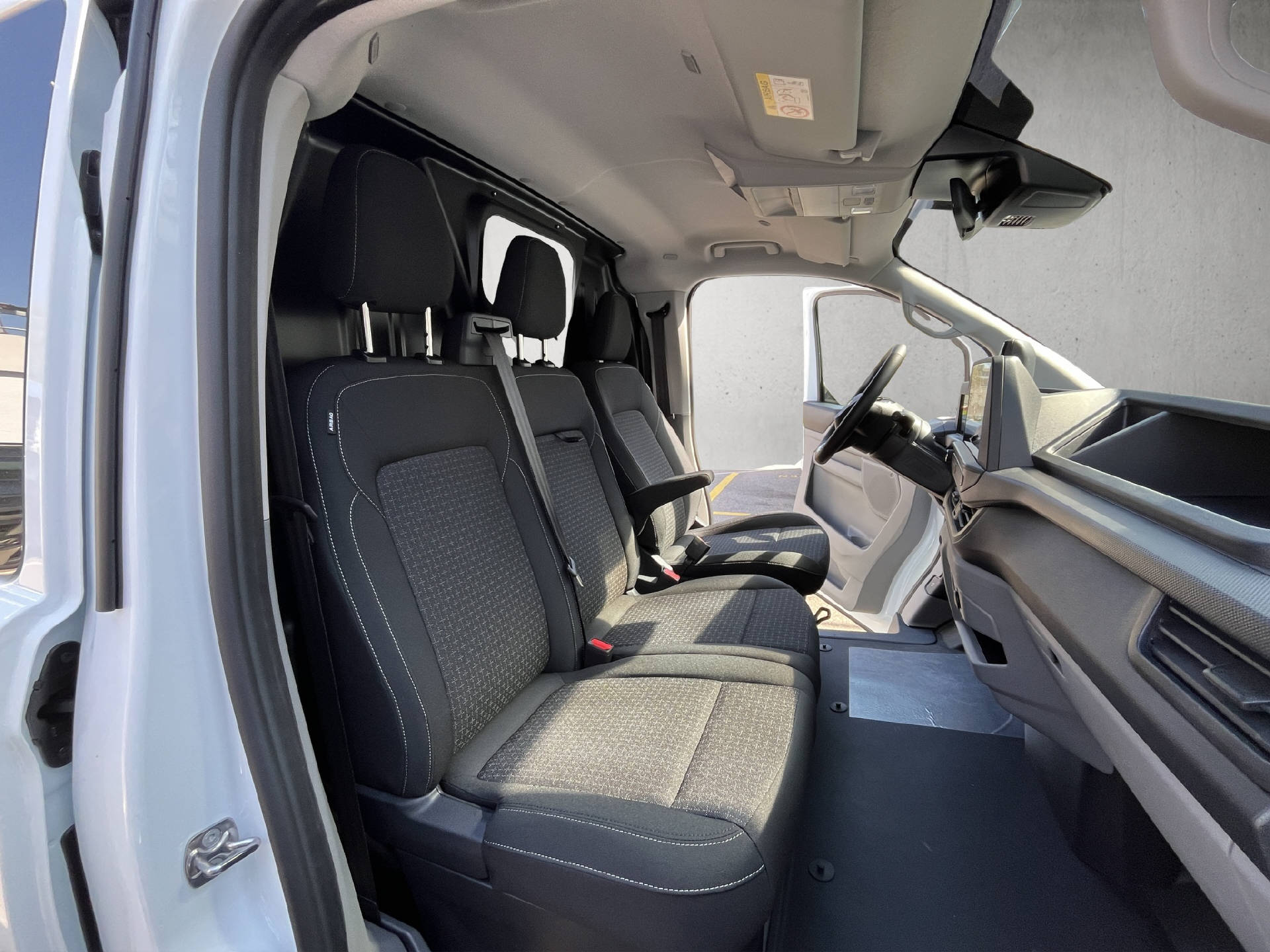 FORD Transit Custom Van 320 L2 2.0 EcoBlue 136 Trend-image-18