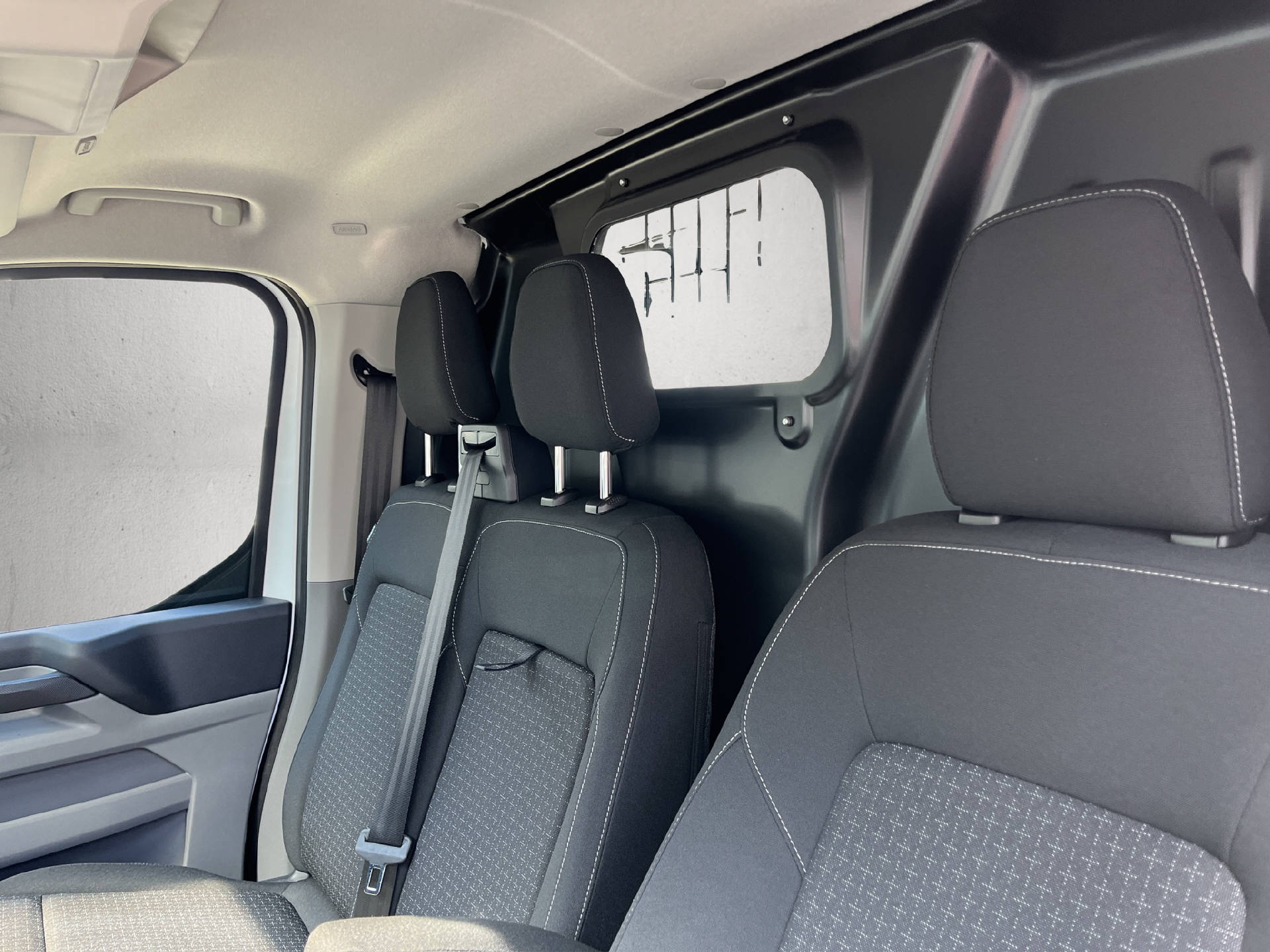 FORD Transit Custom Van 320 L2 2.0 EcoBlue 136 Trend-image-26
