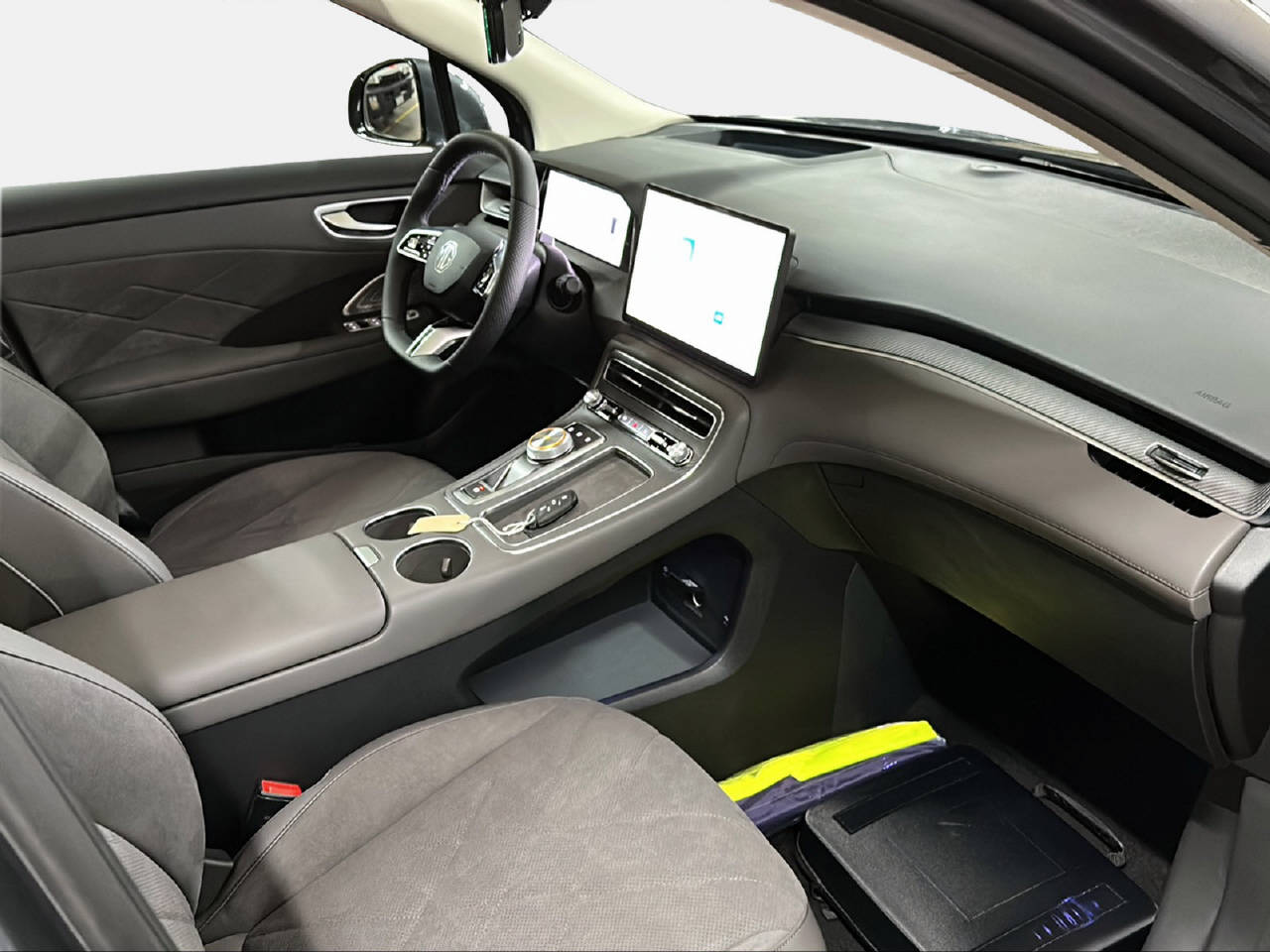 MG S6 EV 77 kWh Luxury 4WD-image-12