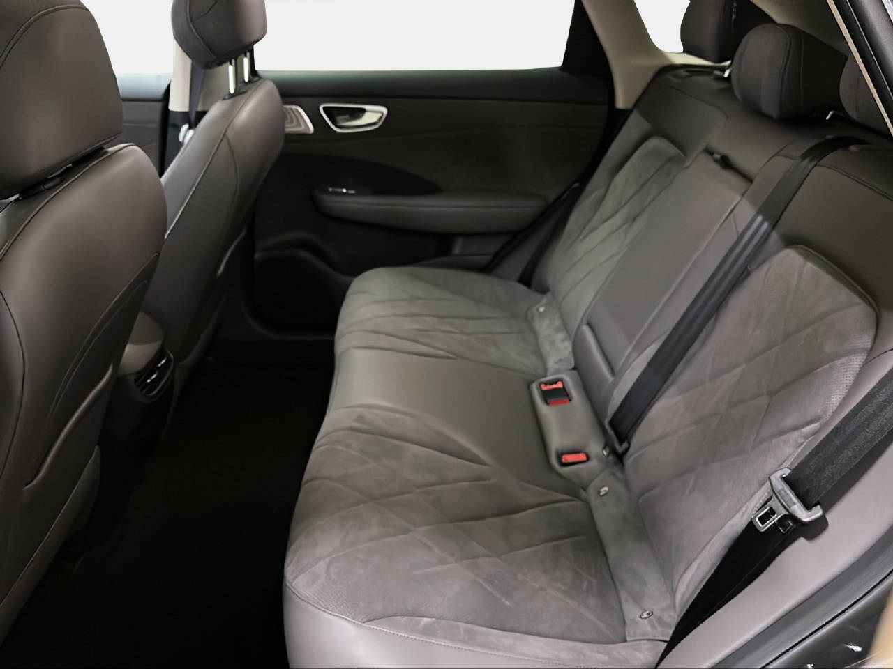 MG S6 EV 77 kWh Luxury 4WD-image-10