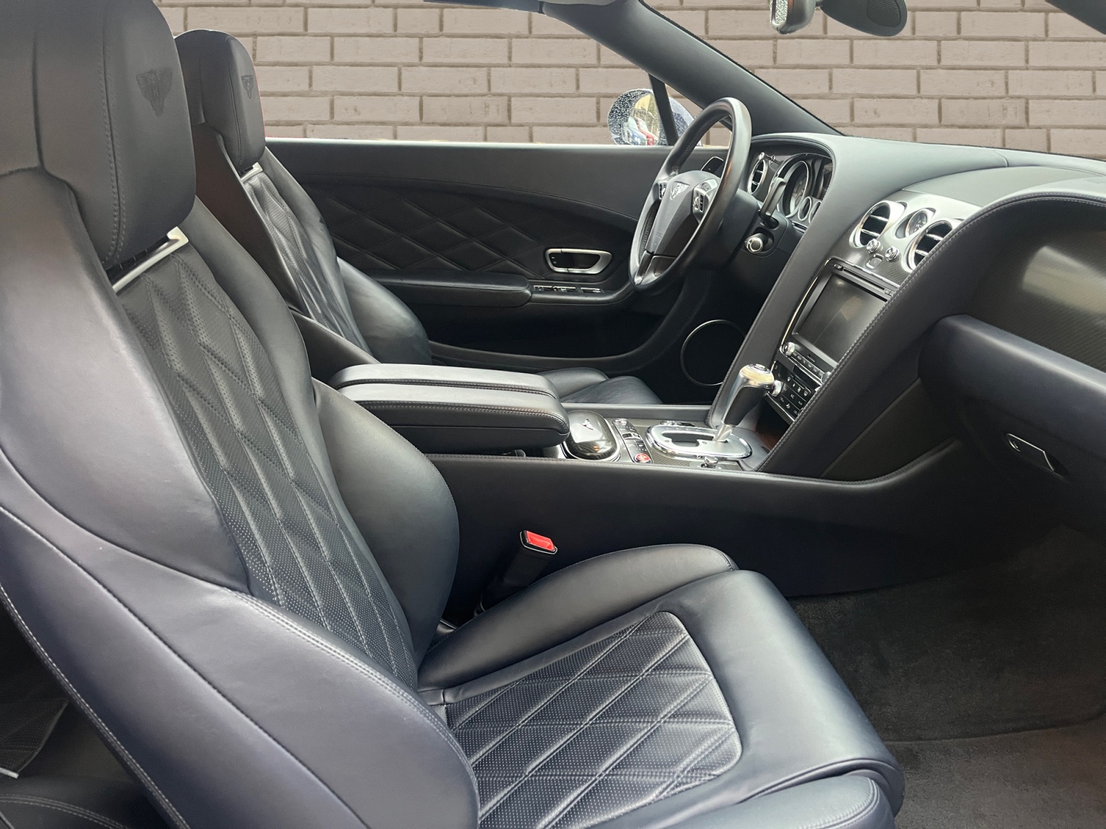 BENTLEY Continental GTC 4.0 V8-image-10