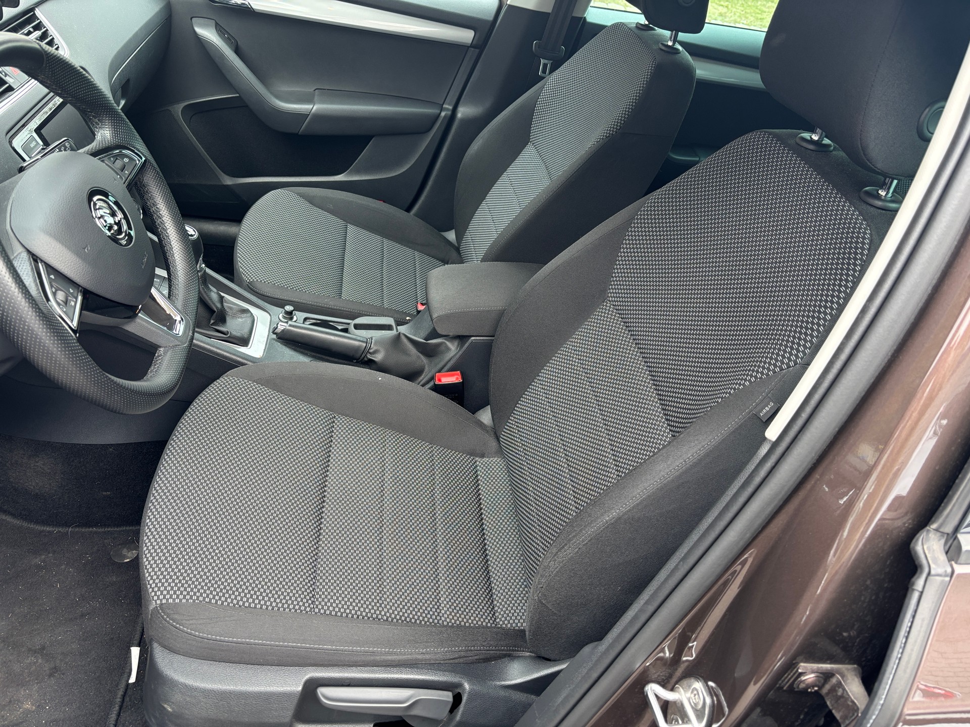 SKODA Octavia Combi 2.0 TDI Fresh 4x4-image-9